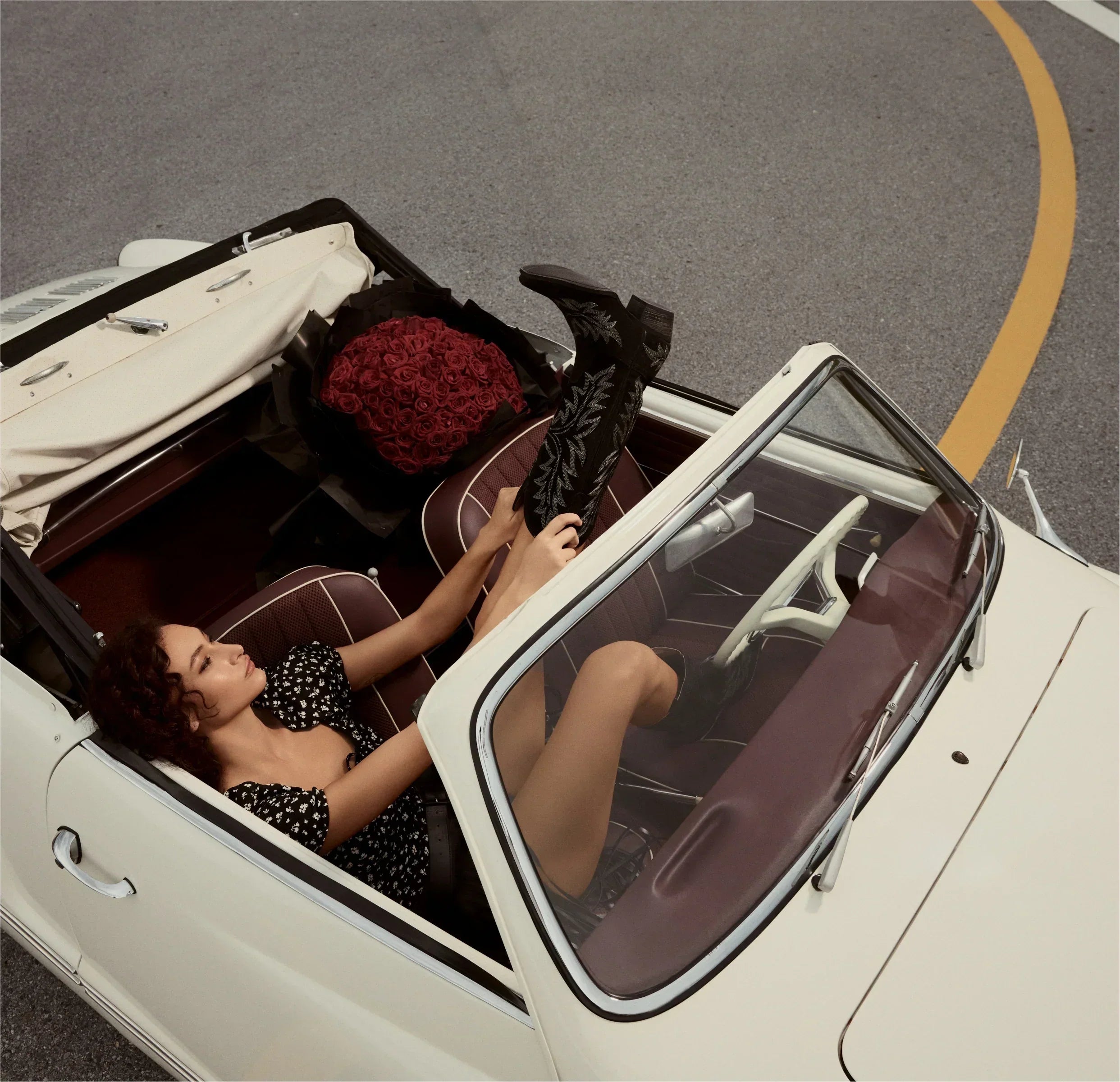 HOW TO STYLE COWGIRL BOOTS WITH JEANS