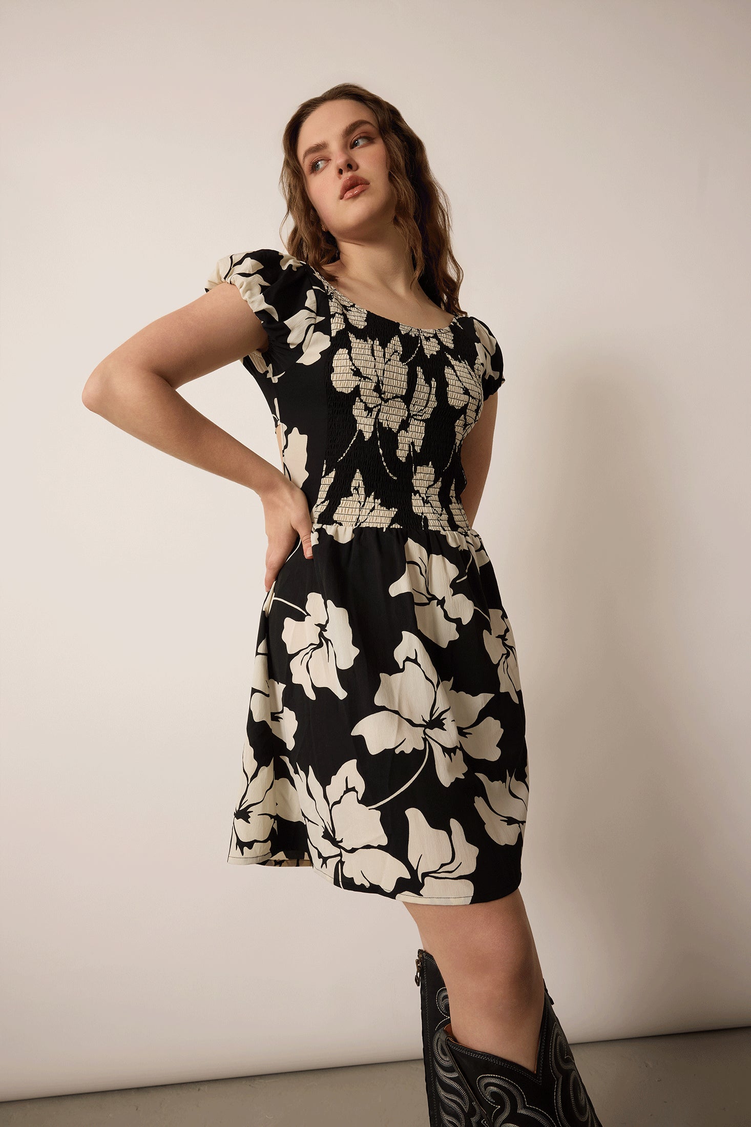 Lillian's Glow Up Dress In Black - Myra USA