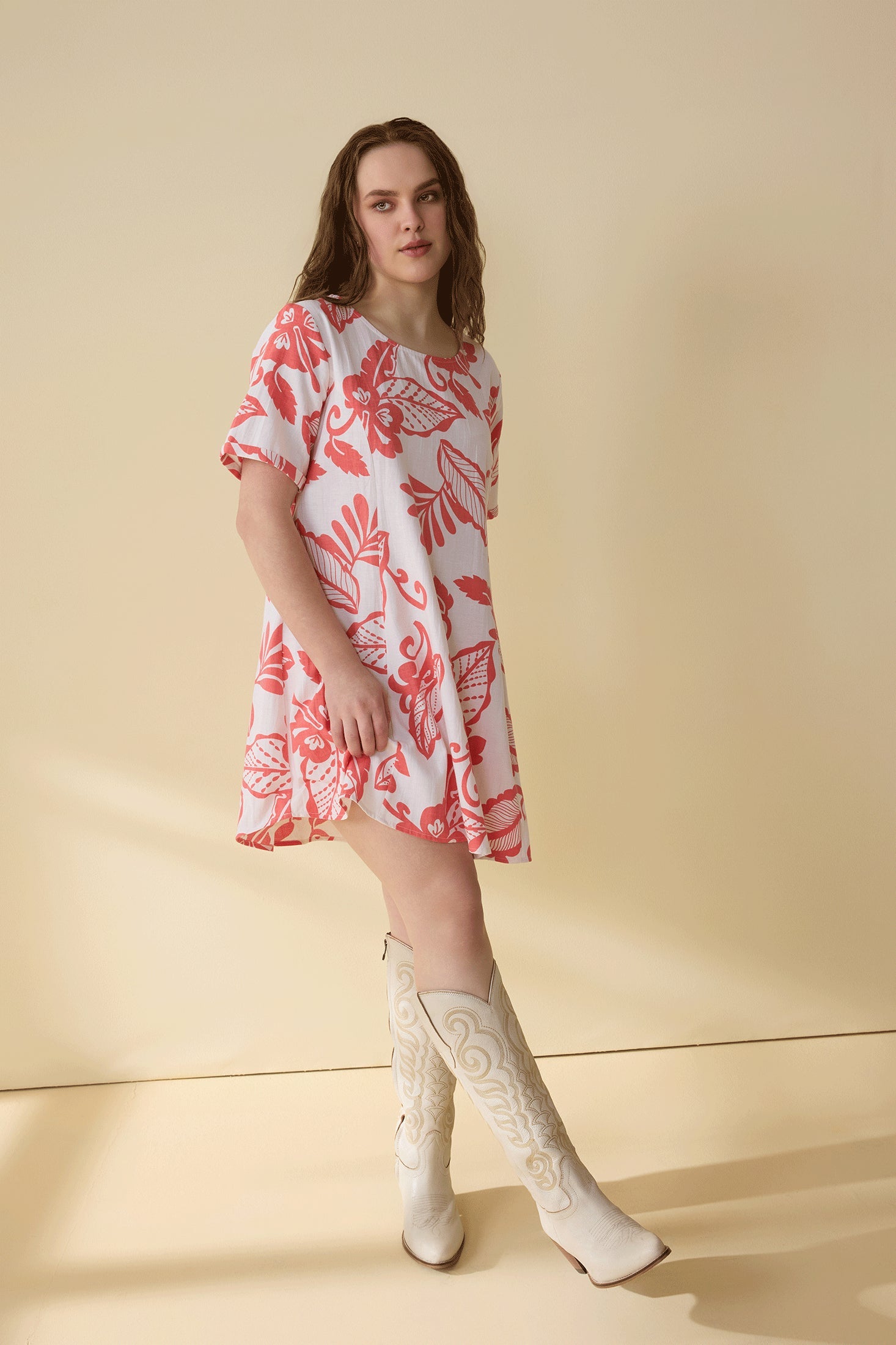 Kindly Kylie Dress In Off White And Peach - Myra USA