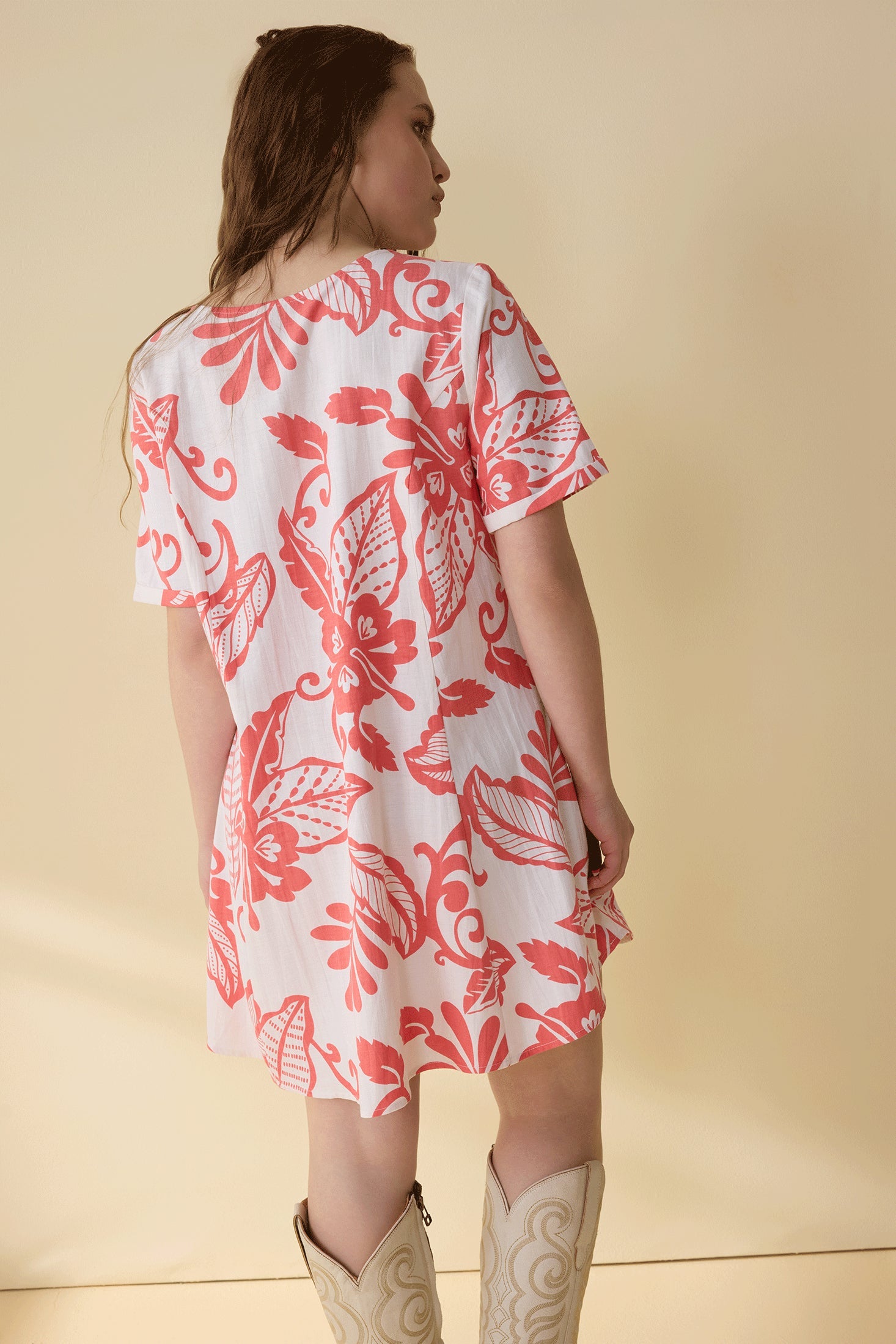 Kindly Kylie Dress In Off White And Peach - Myra USA