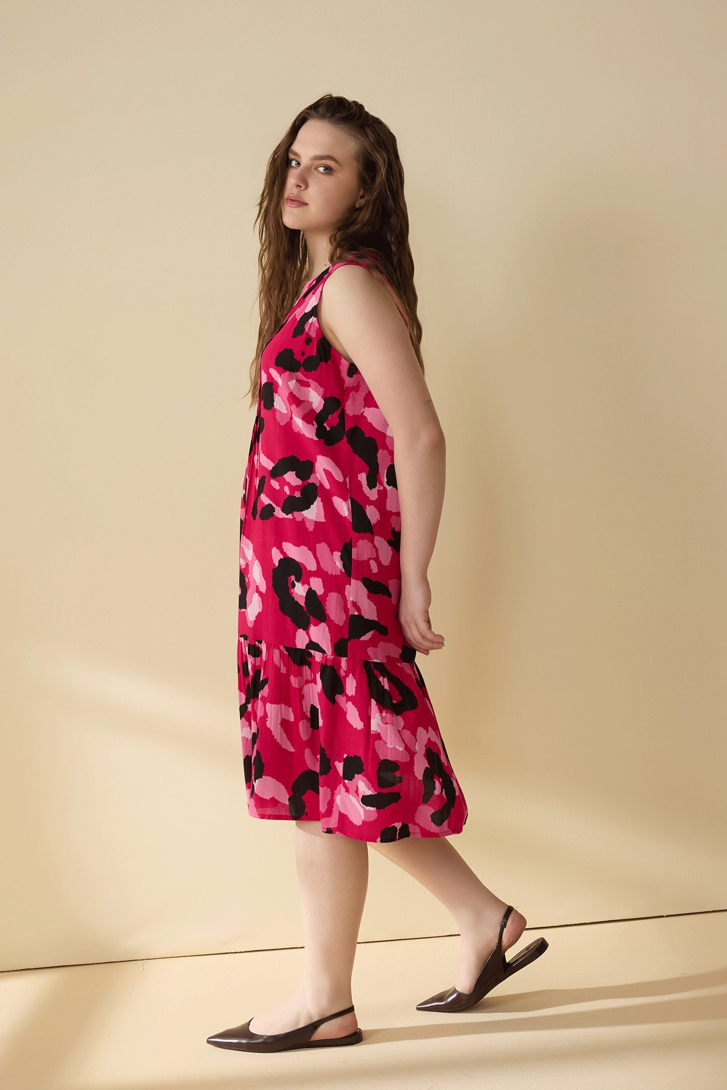 Paige's Joy Pattern Shift Dress In Pink - Myra USA