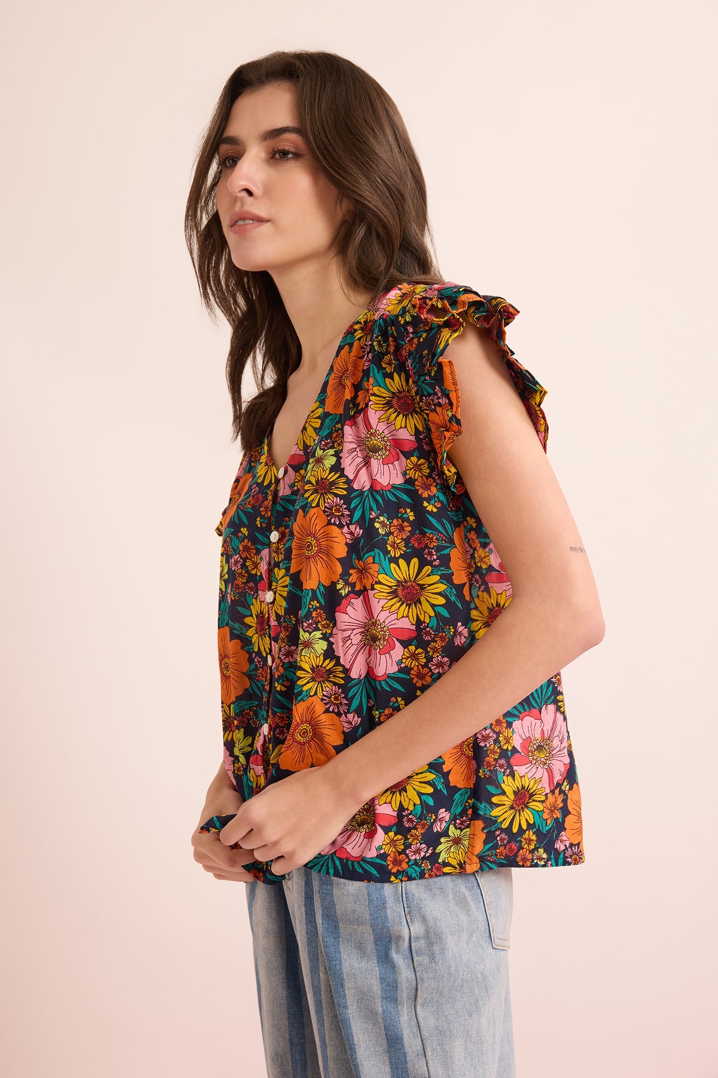 Zoe & Zinnia Floral Top In Multicolor - Myra USA