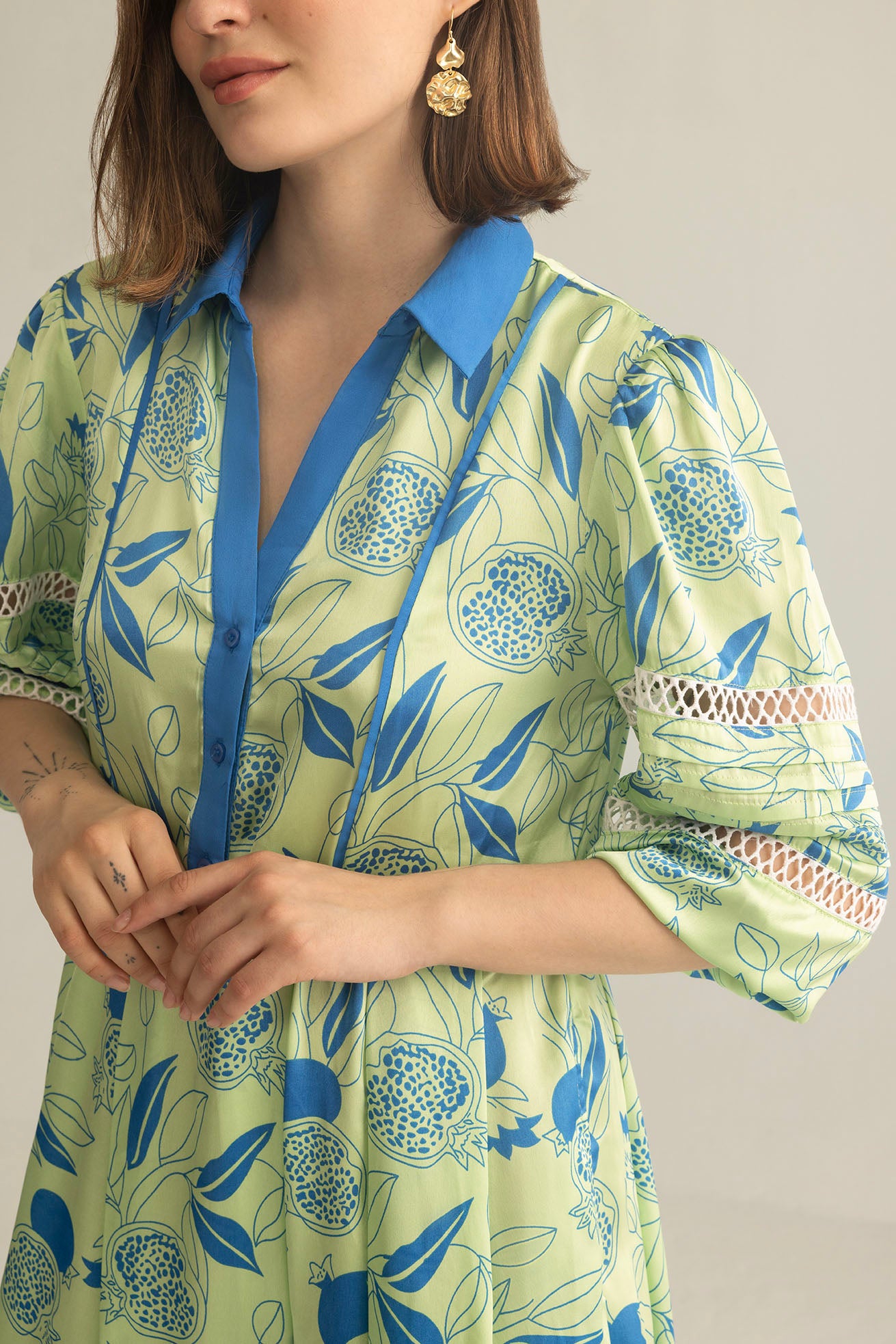 Sweet Syllable Shirt Dress in green - Myra USA