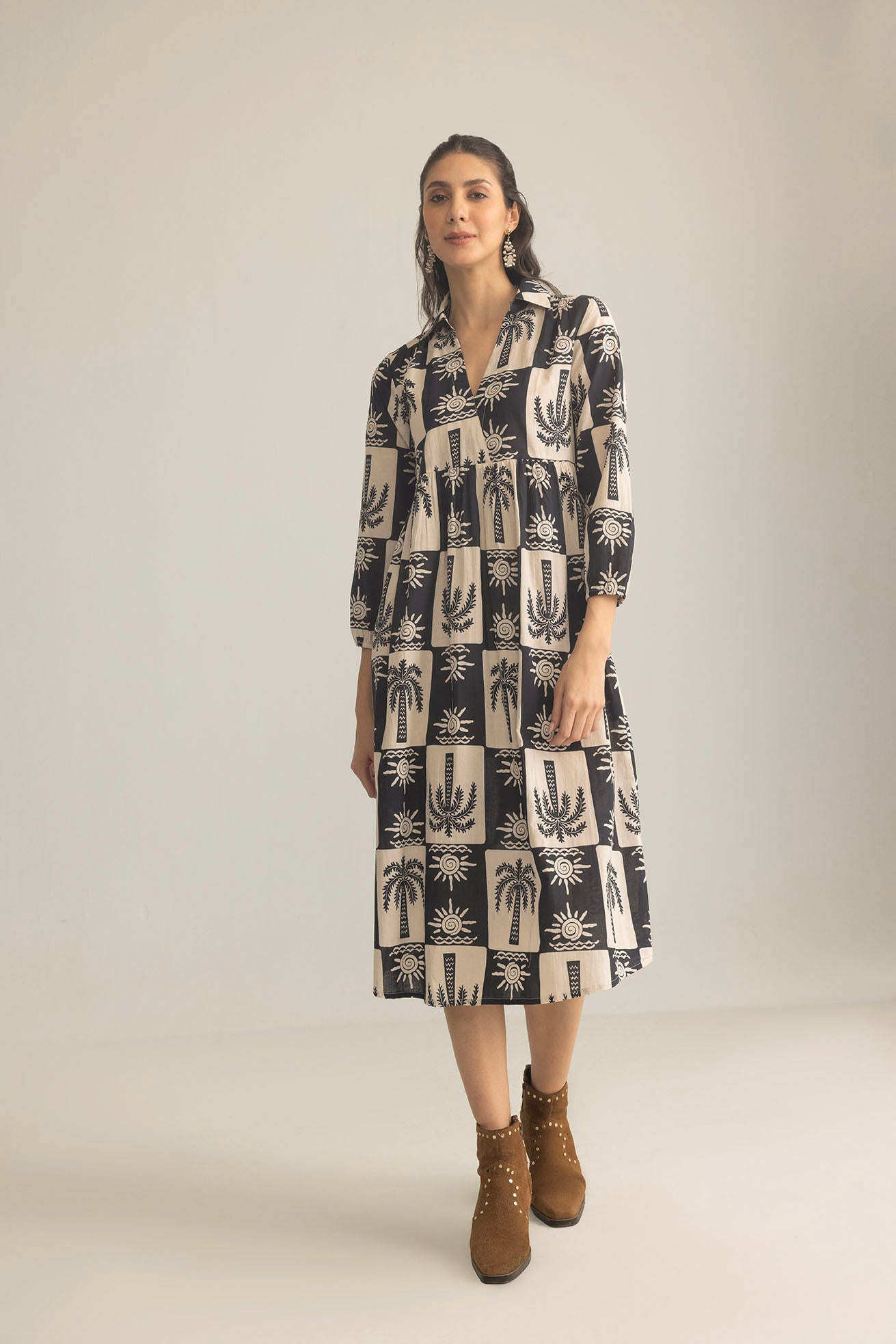 Palm Theory Maxi Dress in Navy Blue & Cream - Myra USA