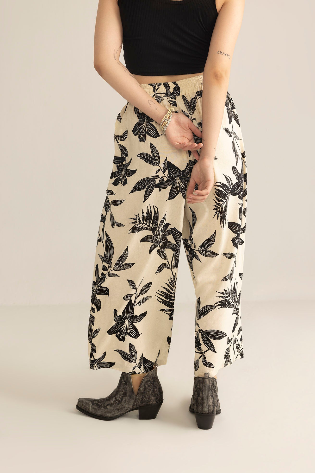Zen Garden Women's Pants in White & Black - Myra USA