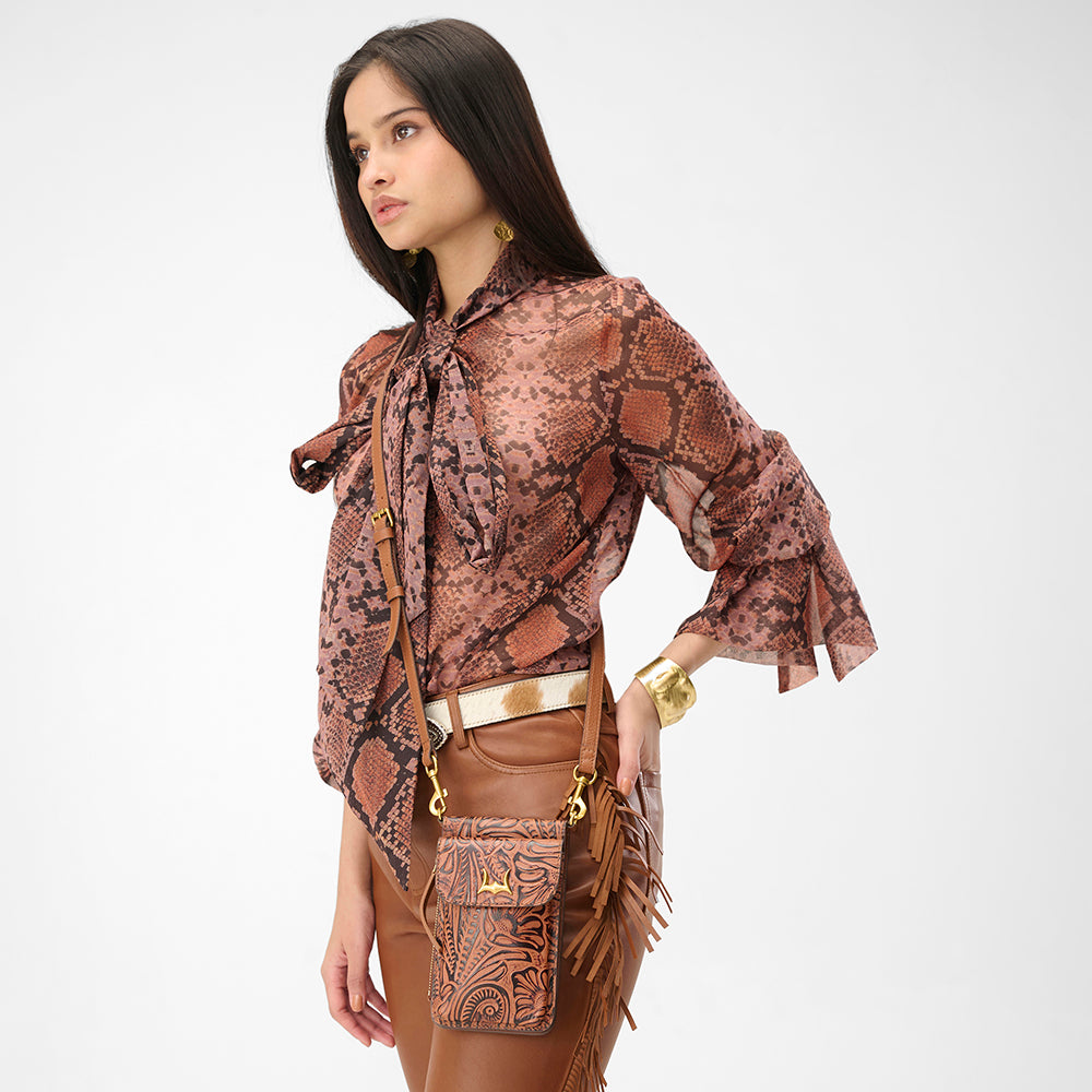 Loyal West SHELL PHONE BAG IN HAND FINISHED EMBOSSED LEATHER - BROWN - Myra USA