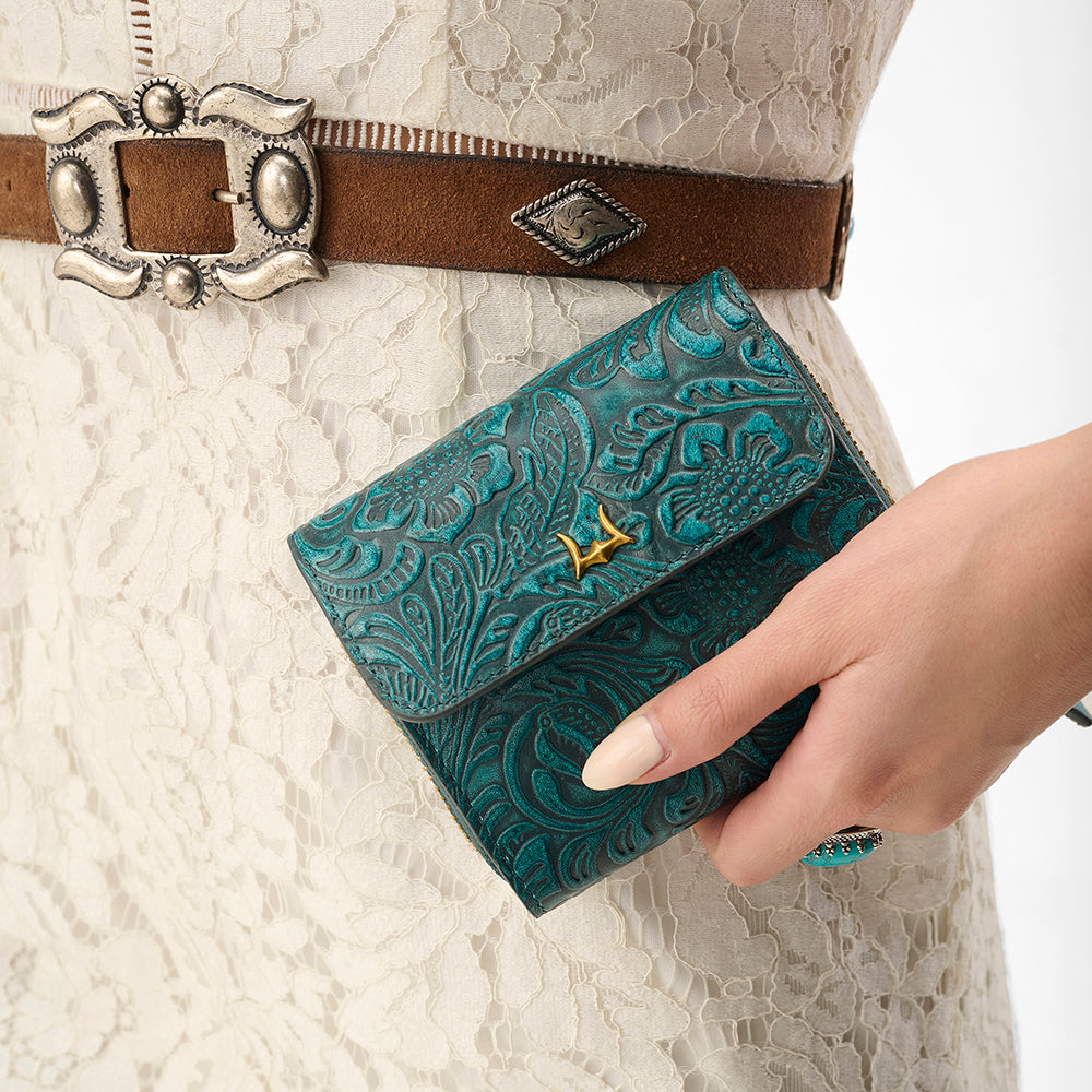 Loyal West SOPHIA CARD HOLDER IN HAND FINISHED EMBOSSED LEATHER - TURQUOISE - Myra USA