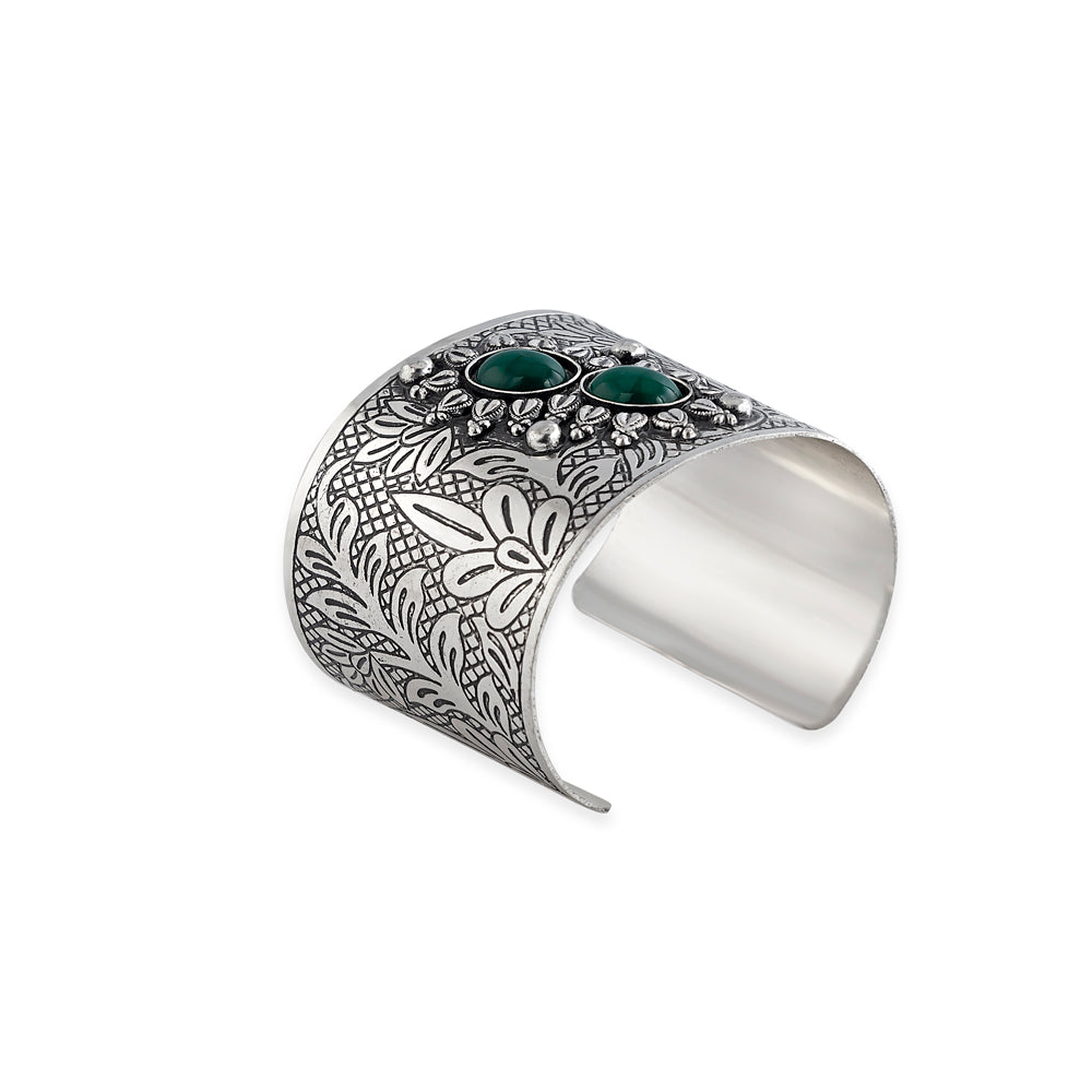 Southwest Chic Silver Cuff Bracelet - Myra USA