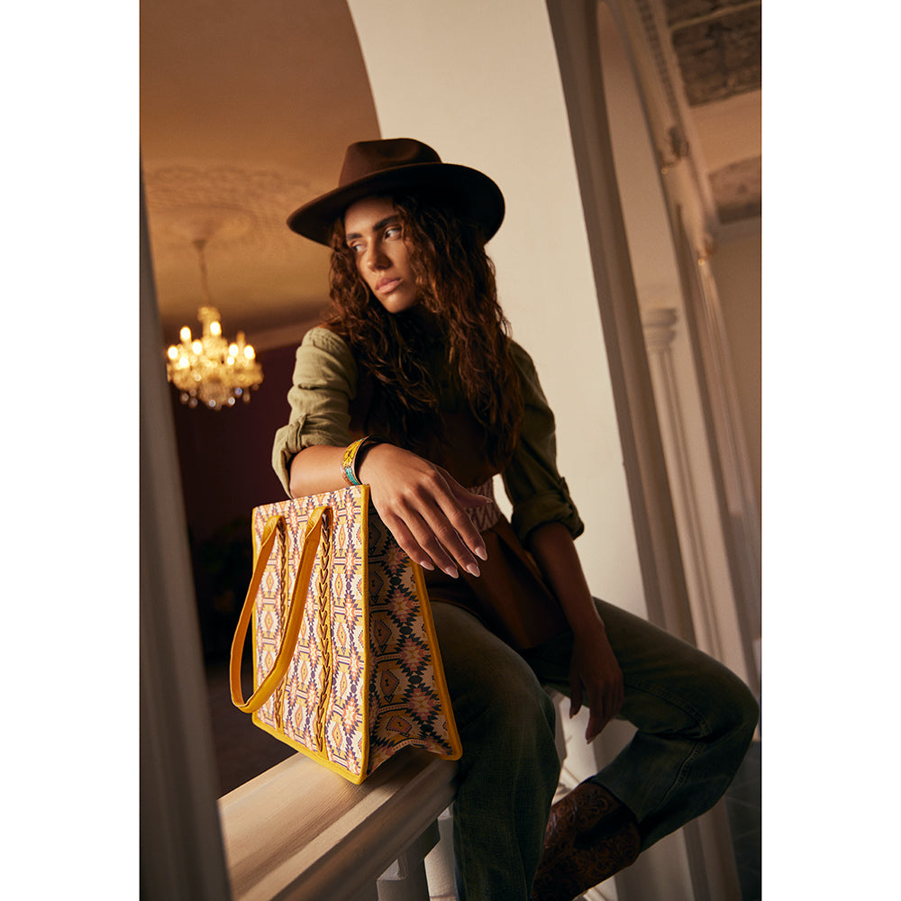 Mynora Springs Weekender Bag - Myra USA