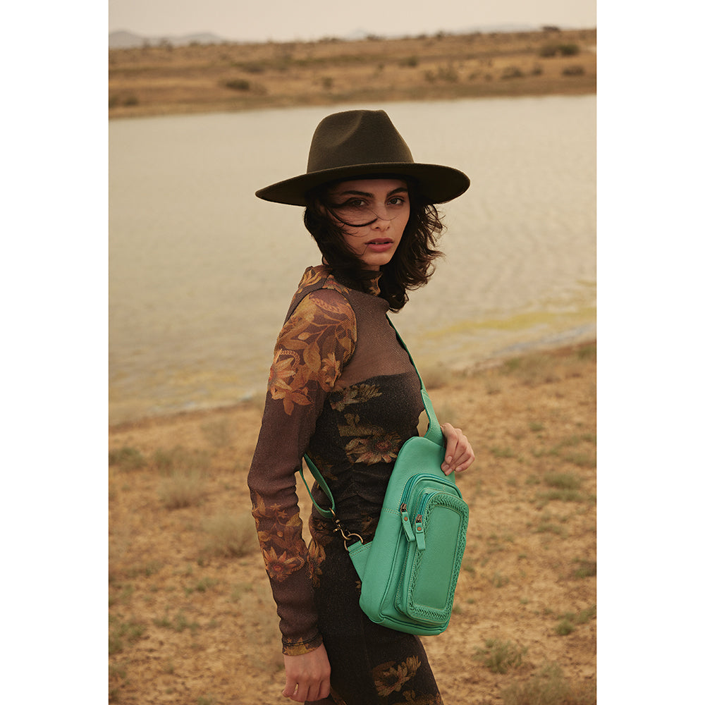 Willow Canyon Sling Bag In Turquoise - Myra USA