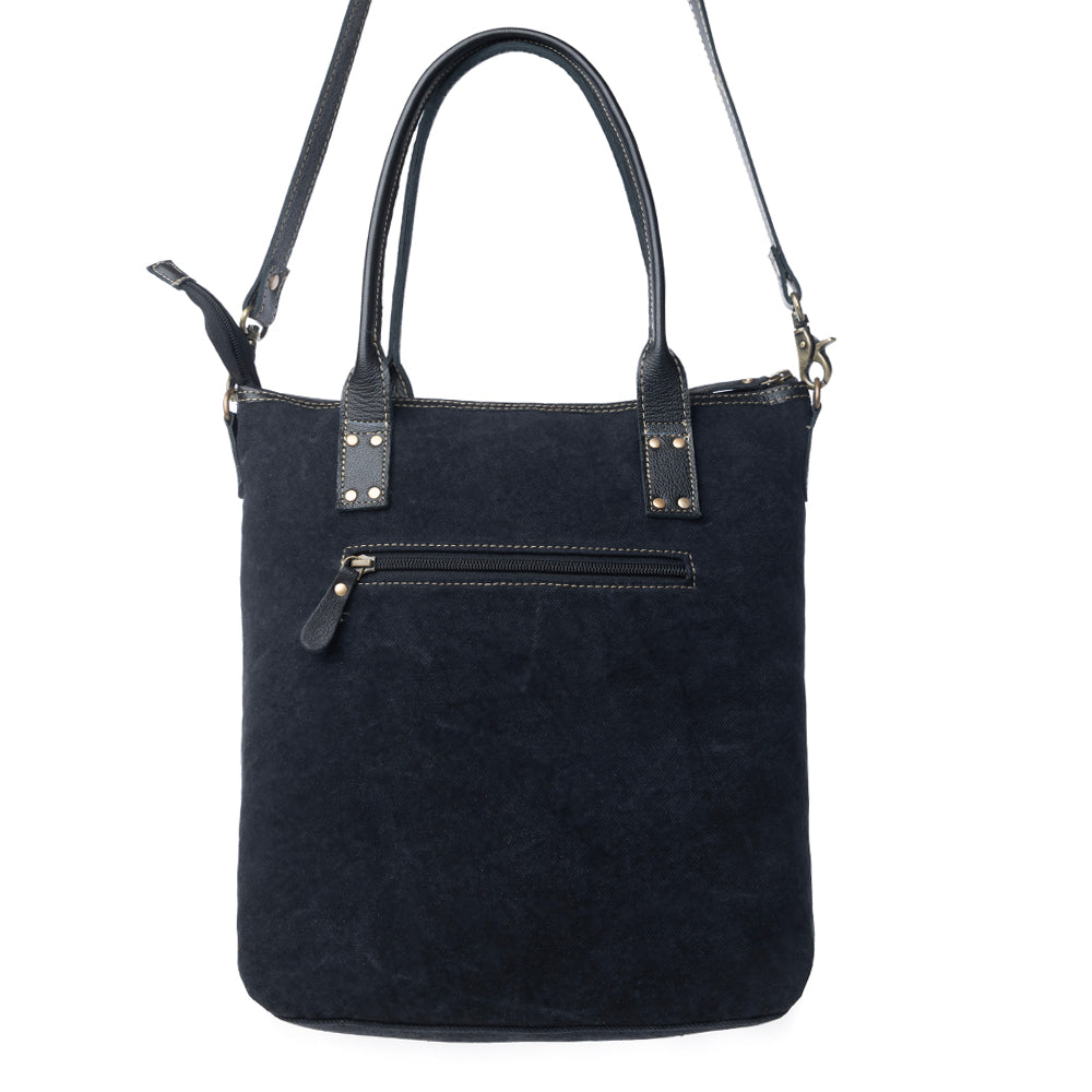 Mesa Maverick Tote Bag in Black & White - Myra USA
