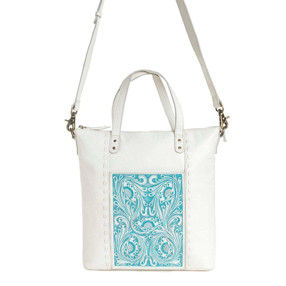 Steerhallow Canyon Shoulder Bag in White - Myra USA
