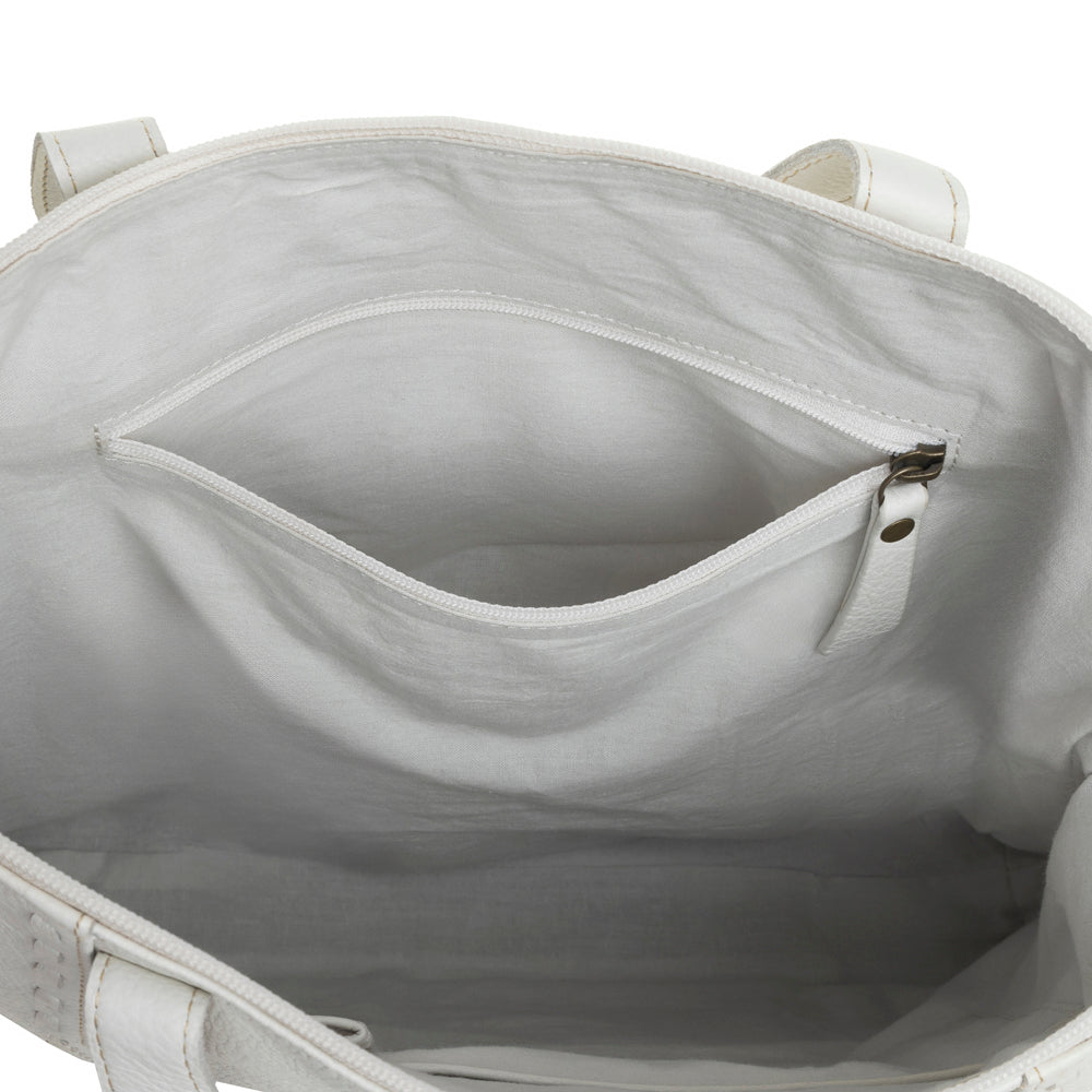 Steerhallow Canyon Shoulder Bag in White - Myra USA