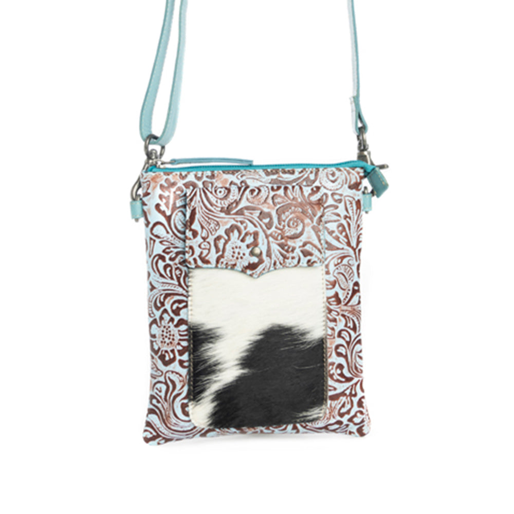 Wonder Trail Shoulder Bag in Turquoise - Myra USA
