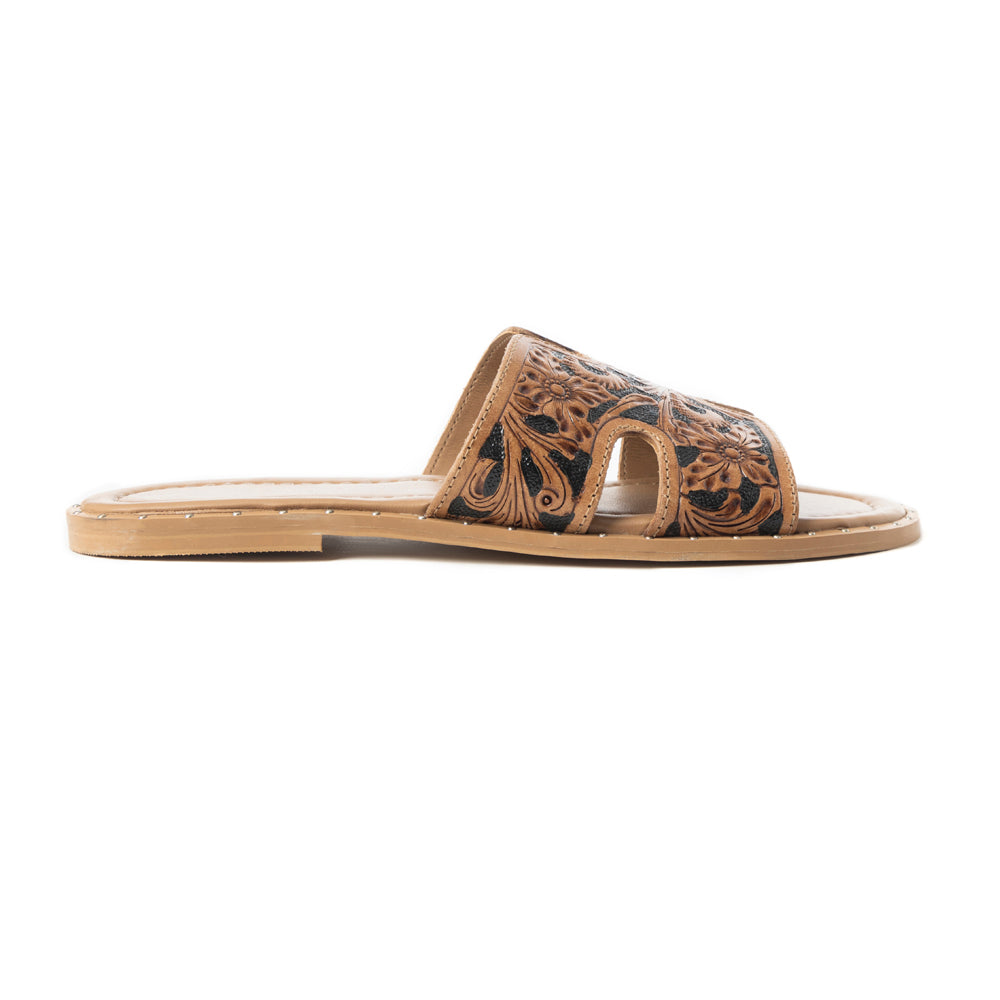 Carmina Anne Sandals In Black - Myra USA