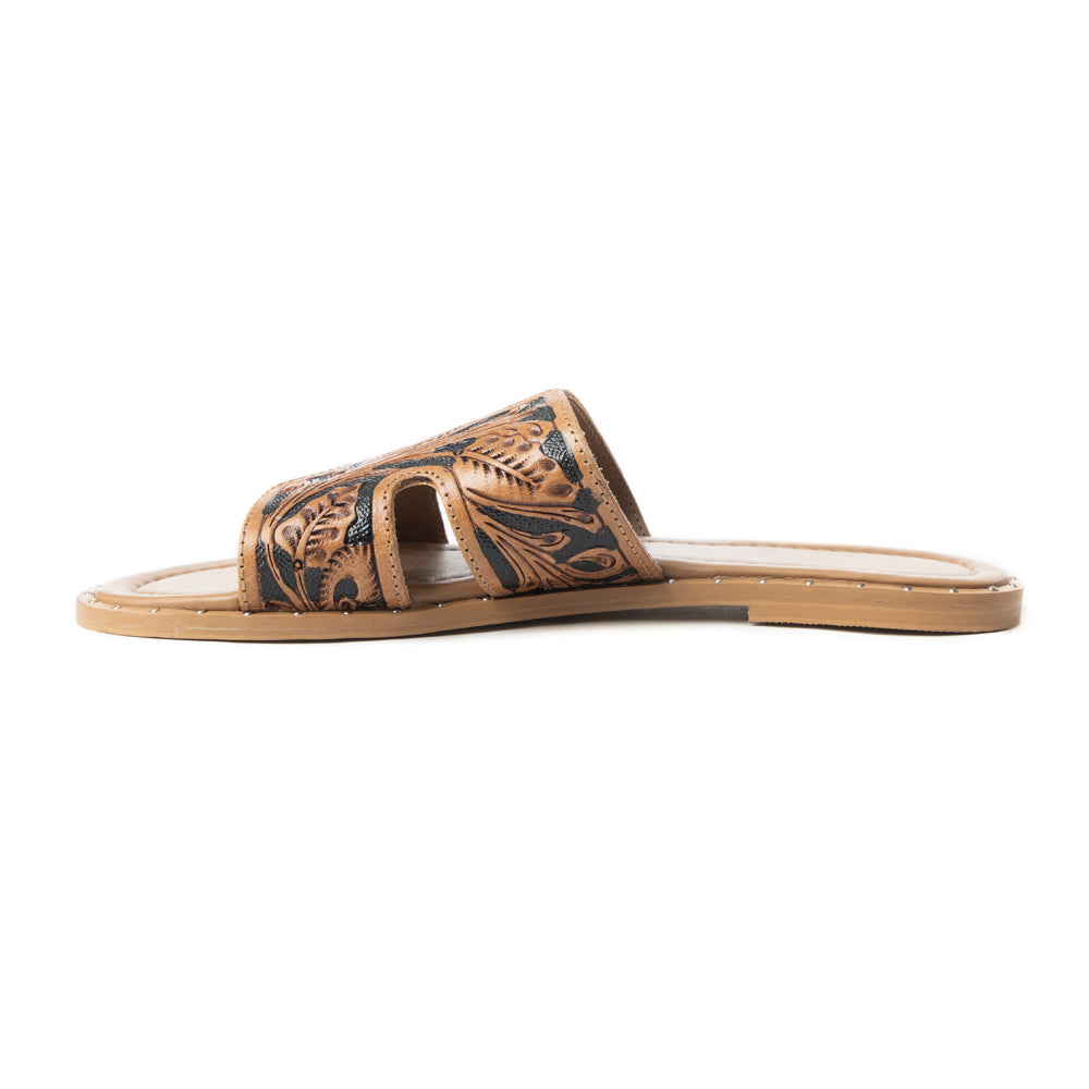 Carmina Anne Sandals In Black - Myra USA