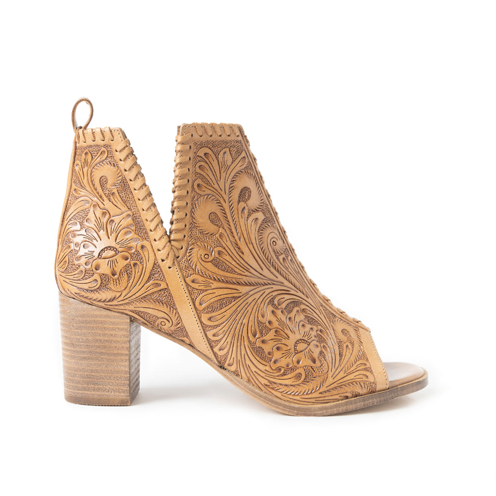 Persimmonee heels In Natural - Myra USA