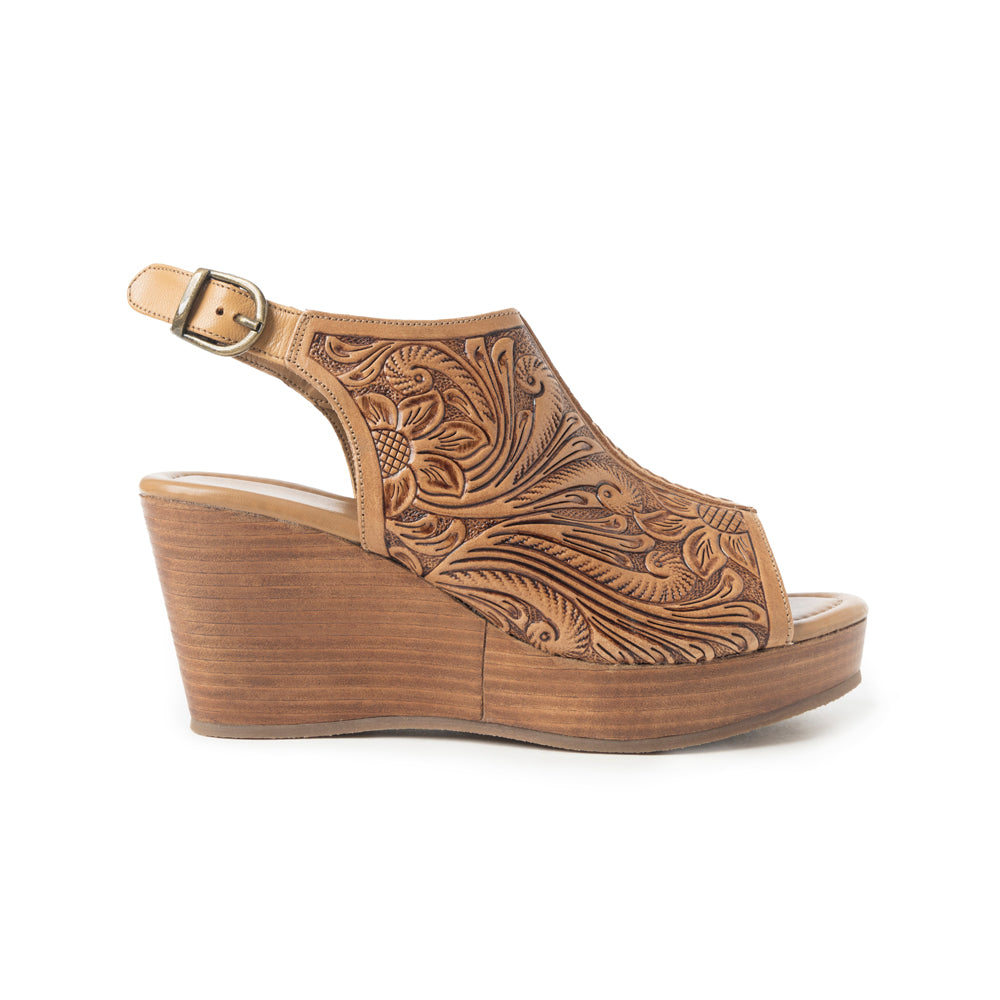 Mila's Trail Sandals In Brown