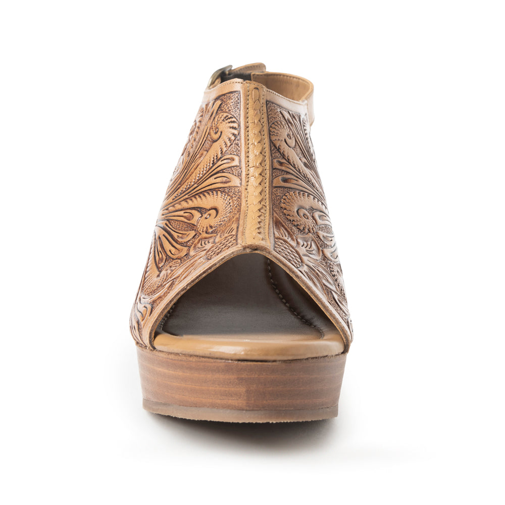 Mila's Trail Sandals In Brown - Myra USA