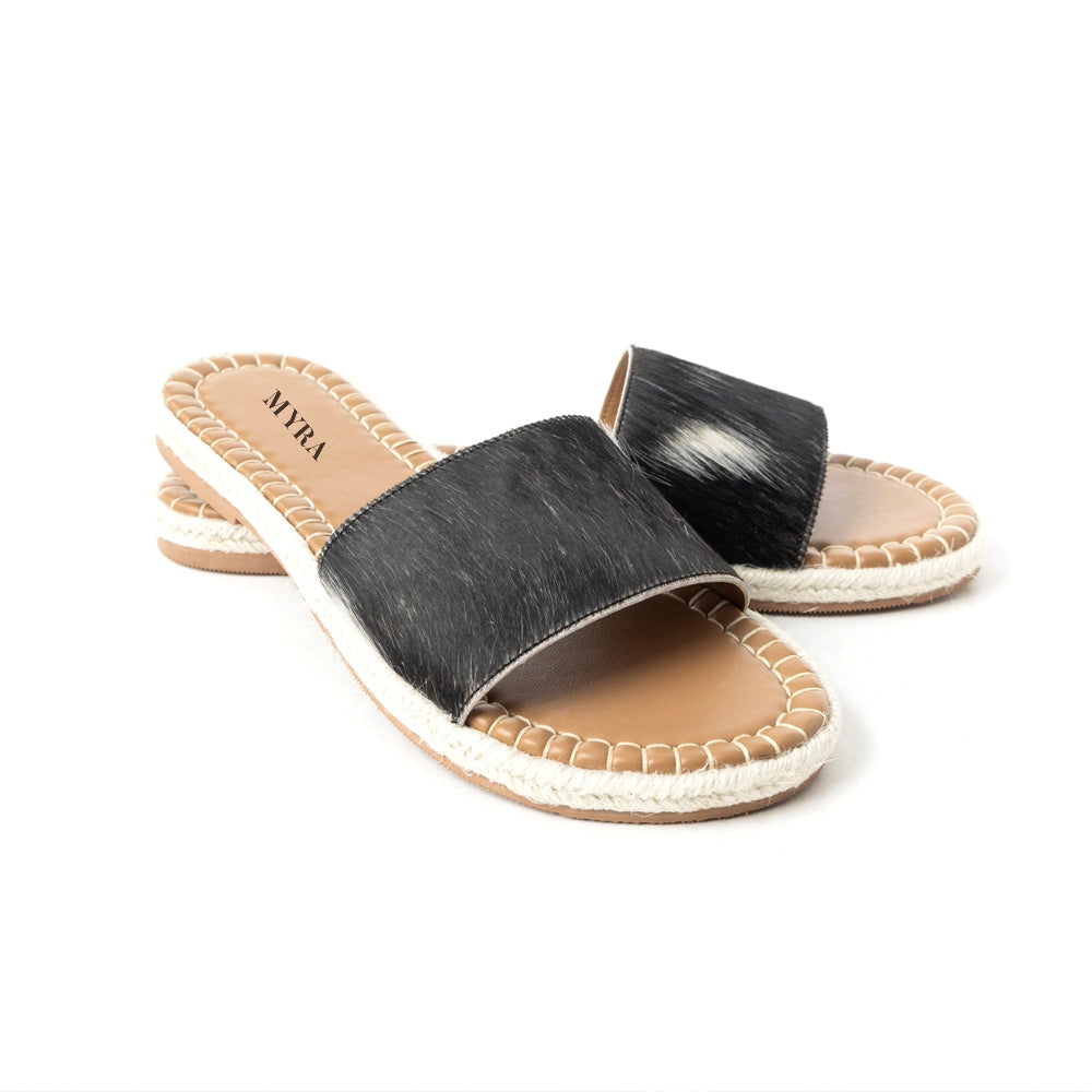 Running Pony Sandals In Black & White Hairon - Myra USA