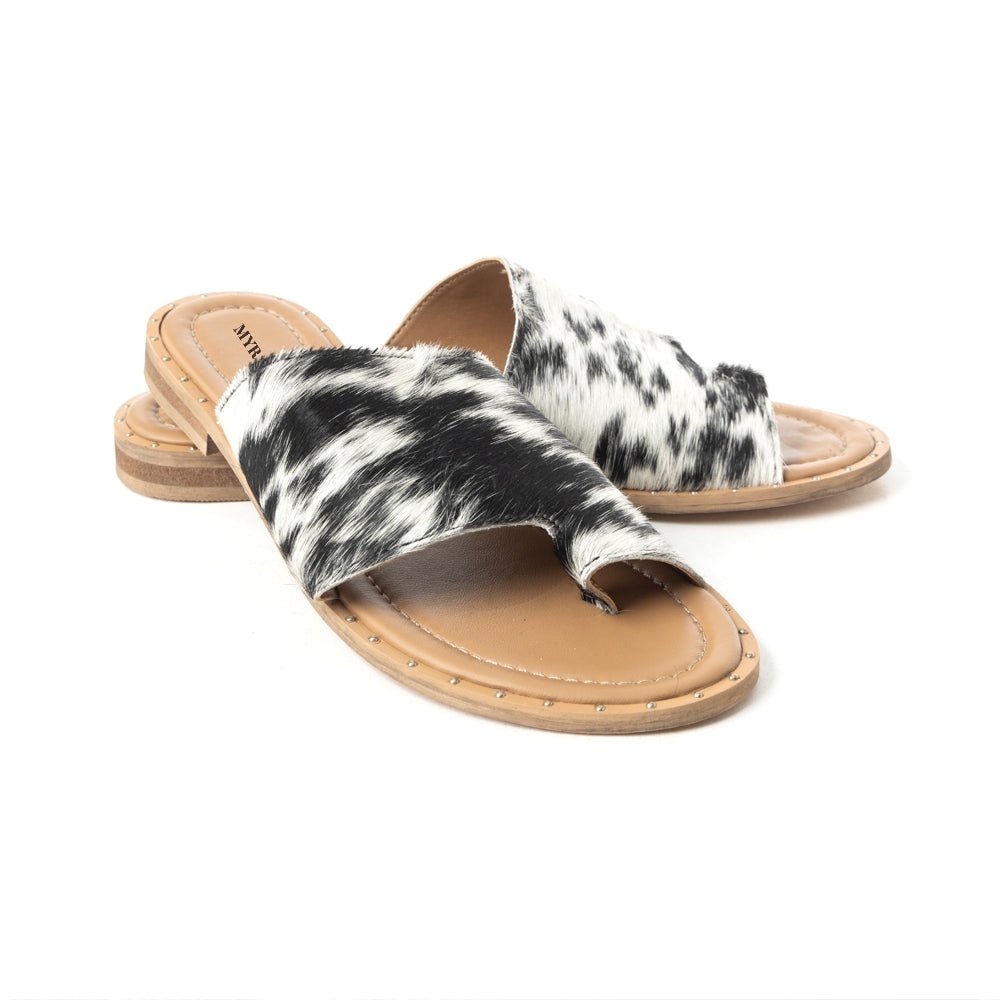 Kimmee Trail Sandal In Black and White - Myra USA