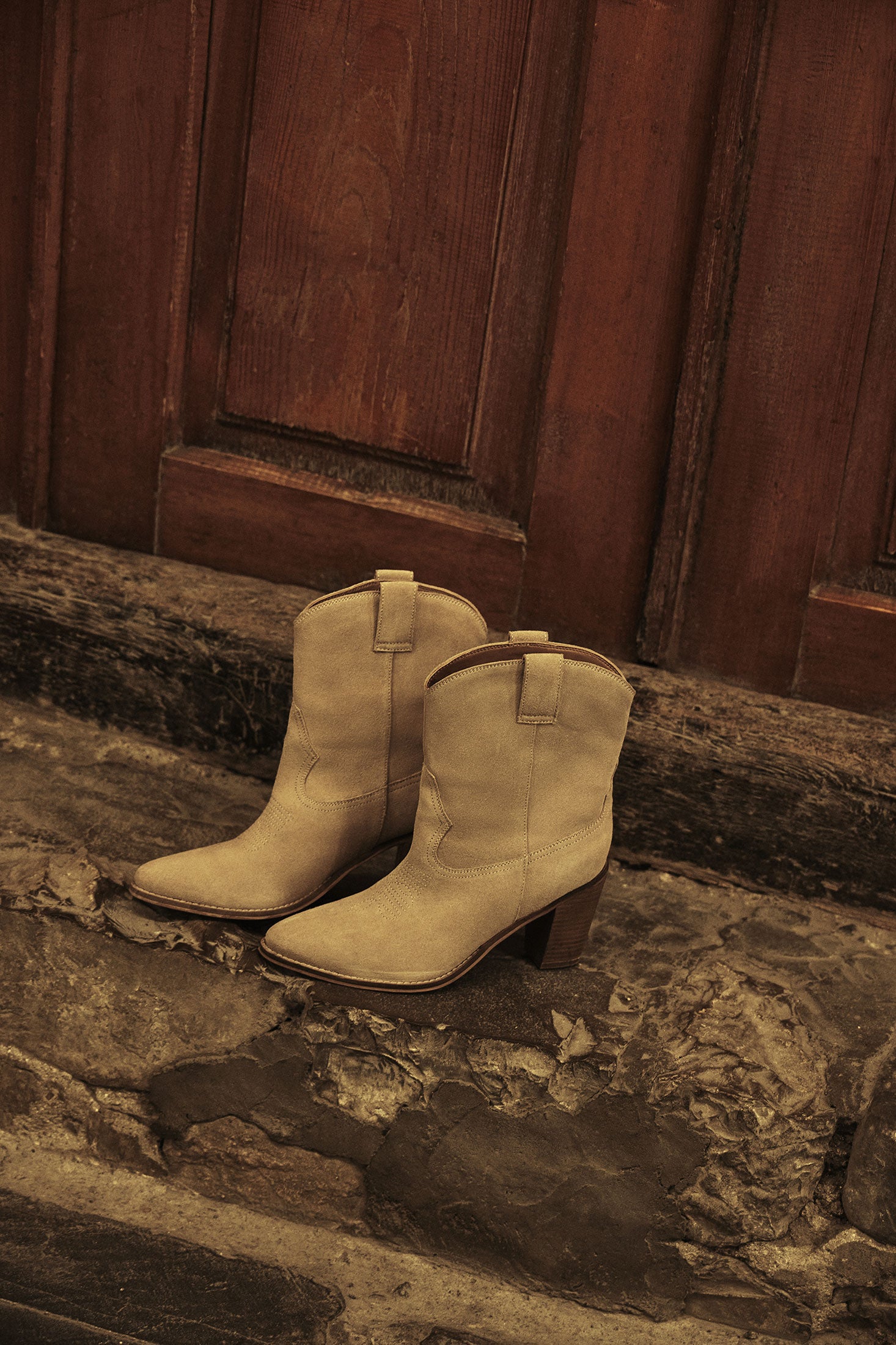 Crystal Creek Booties In Off White - Myra USA