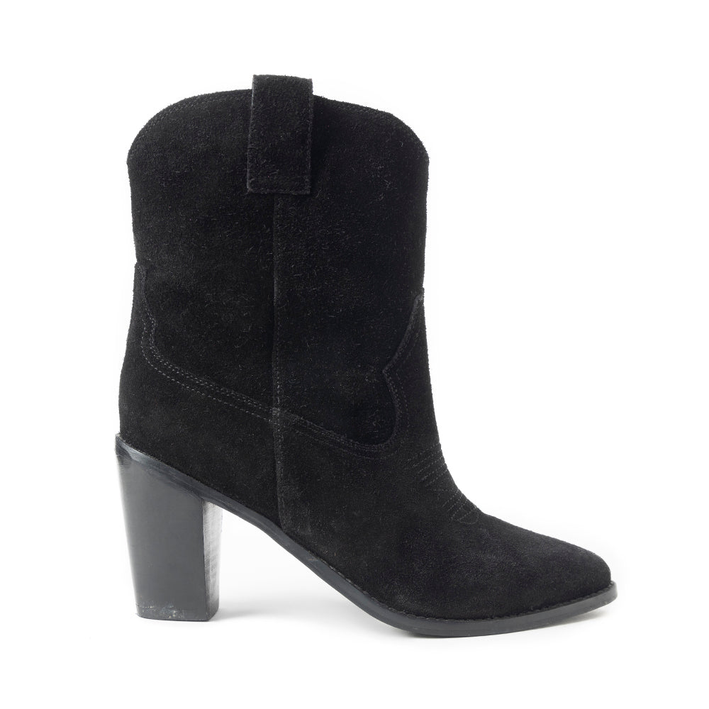 Crystal Creek Booties In Black - Myra USA