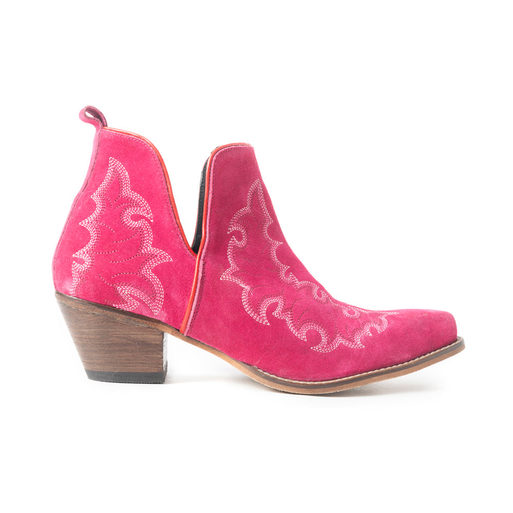 Kassie Trailhead Booties In Pink - Myra USA