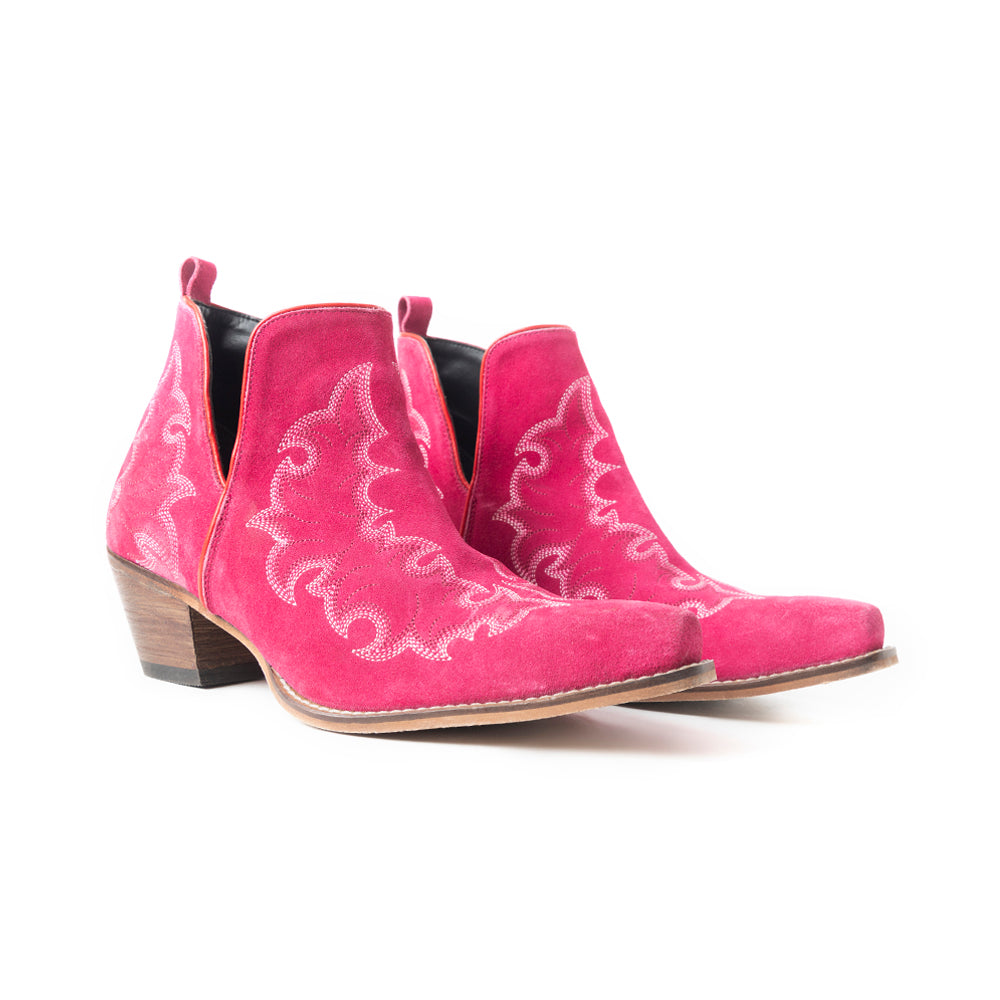 Kassie Trailhead Booties In Pink - Myra USA