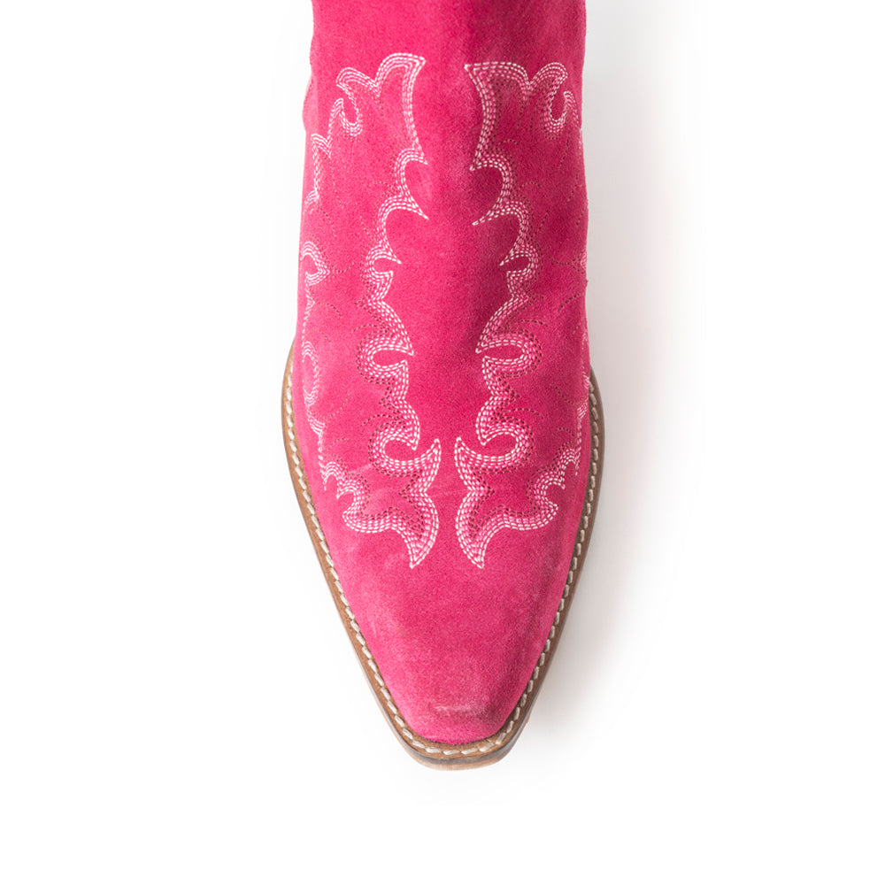Kassie Trailhead Booties In Pink - Myra USA