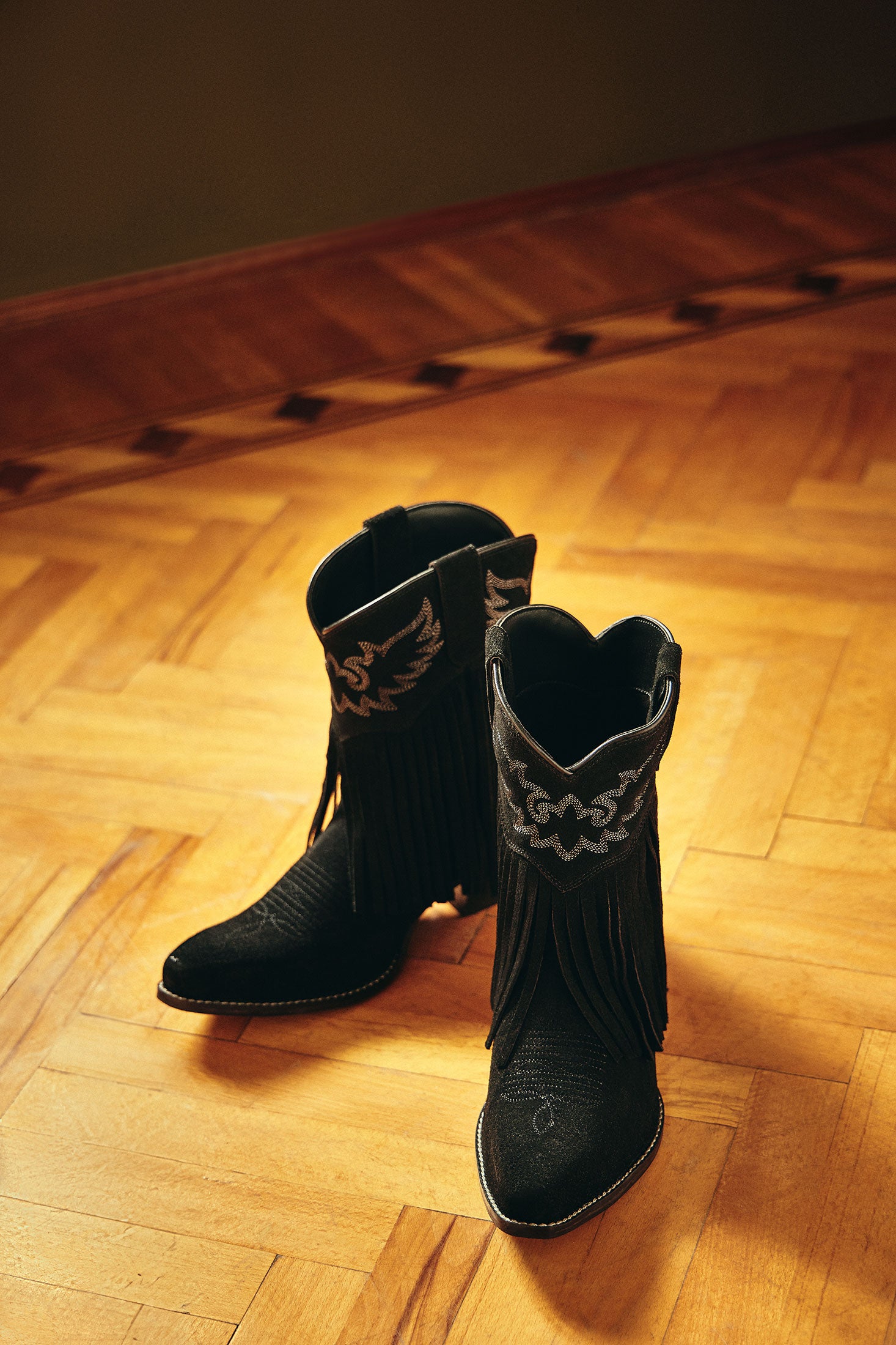 Rodeo Ride Booties In Black - Myra USA