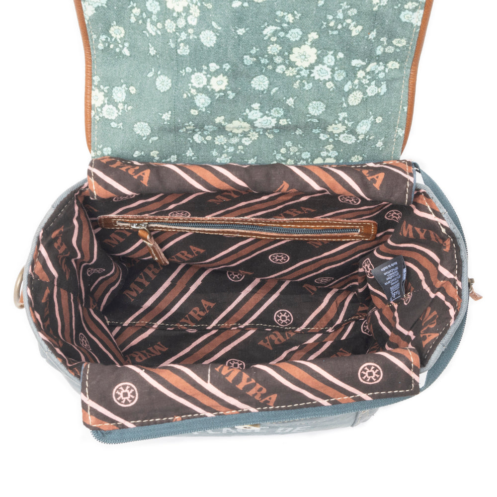St. Tropez Explorer Shoulder Bag in Blue
