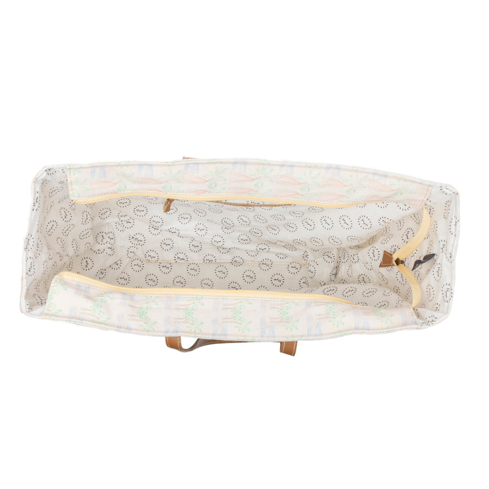 Bali Breeze Weekender Bag in Saddle Off-White