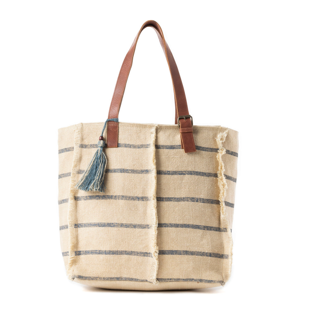 Barnwood Tote Bag in Dusty Sand - Myra USA