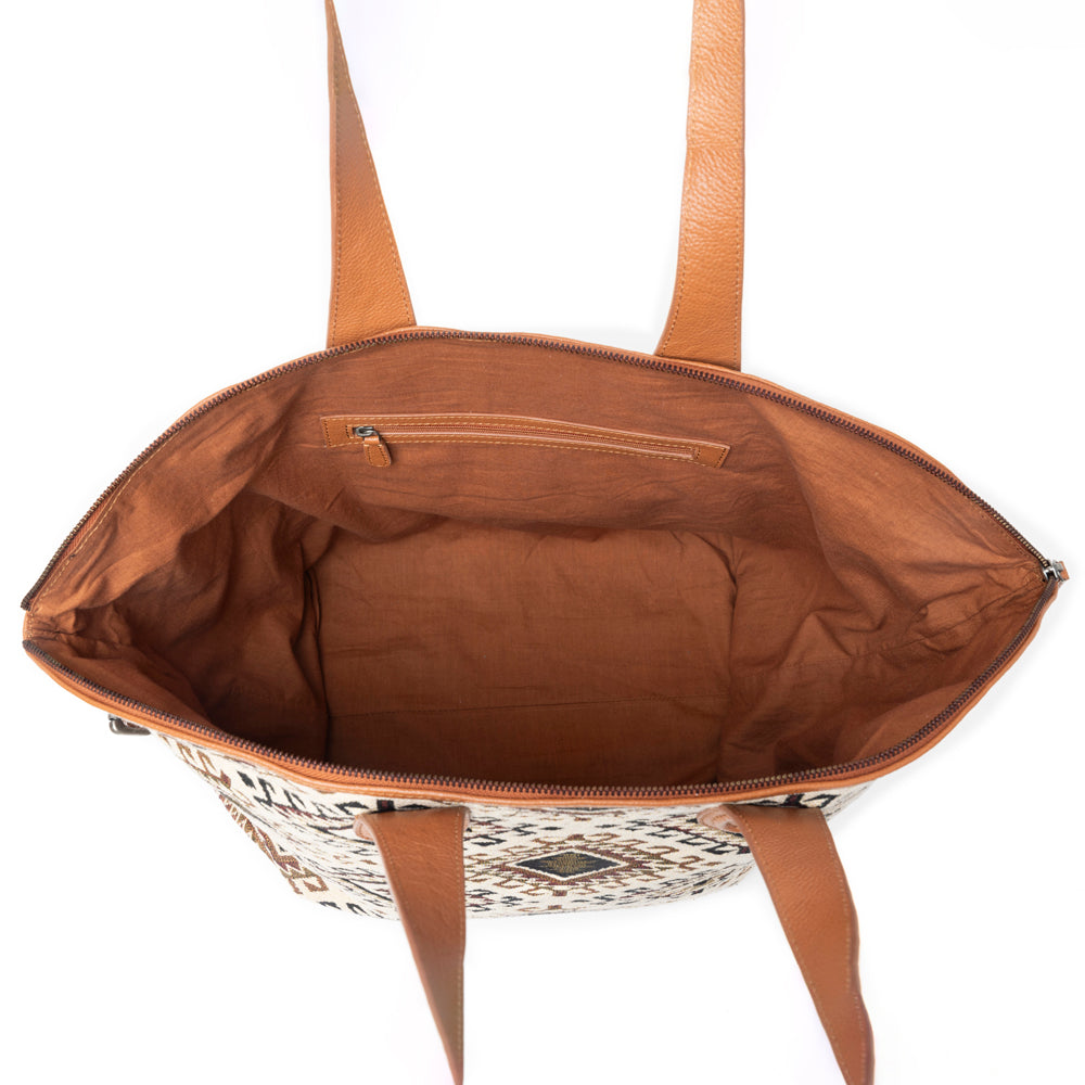 Bloomin' Ember Weekender Bag in Tribal Tan