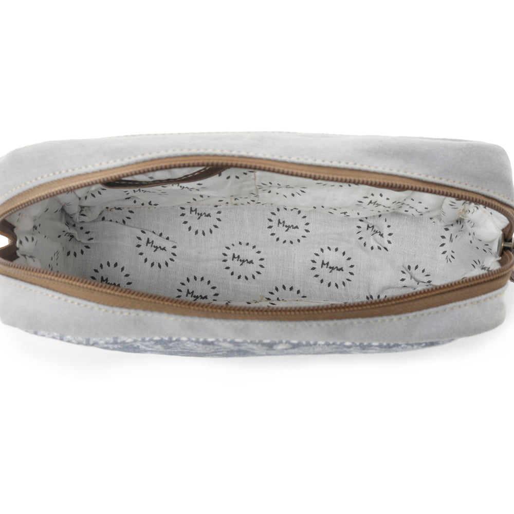 Myra Paisley Plains Pouch in Bandana Blue - Myra USA