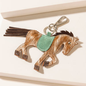 Myra Saddle-Up Horse Keychain in Desert Ebony - Myra USA