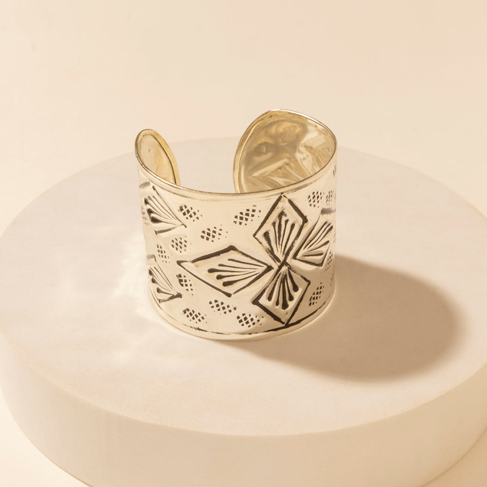 Myra Nomad Glyph Cuff in Mesa Silver - Myra USA