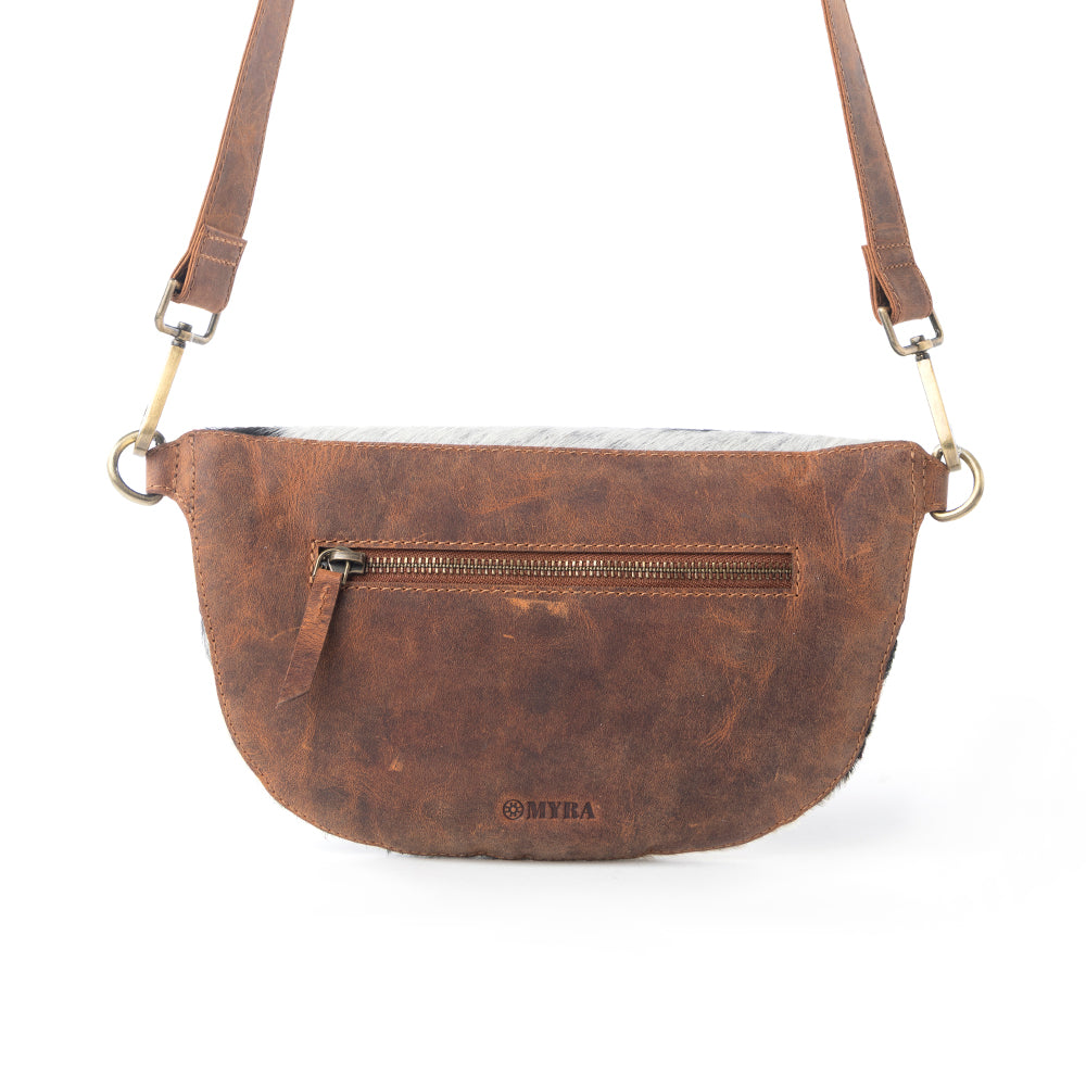 Myra Wildwood Handtooled Bag in Walnut Crest - Myra USA