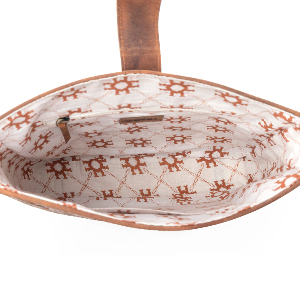 Myra Maple Creek Handtooled Bag in Sandroot Brown - Myra USA