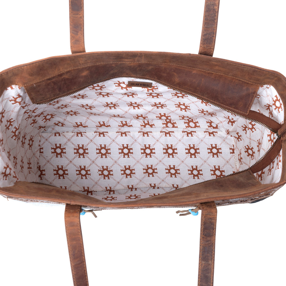 Myra Hearthwind Handtooled Bag in Onyx Frost - Myra USA