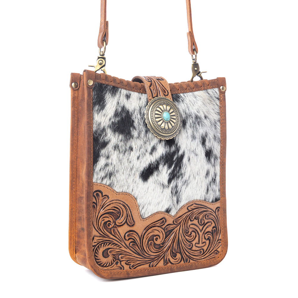 Myra Yellowstone Snowfield Handtooled Bag in Cream Auburn - Myra USA