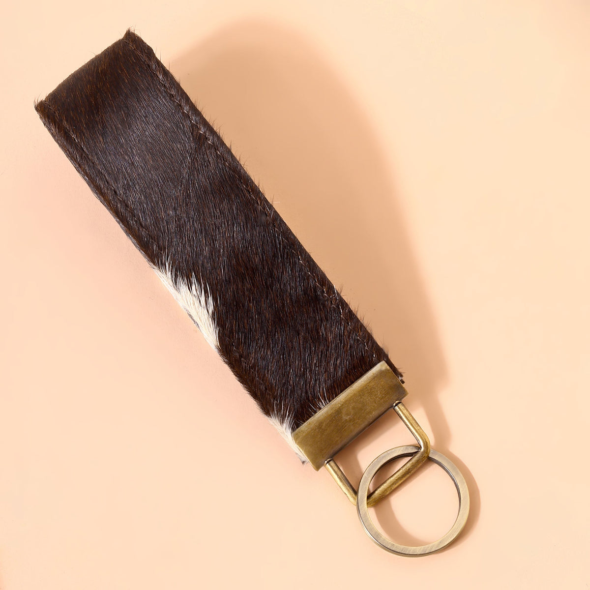 Myra Sacaton Key Fob in black with hair on - Myra USA