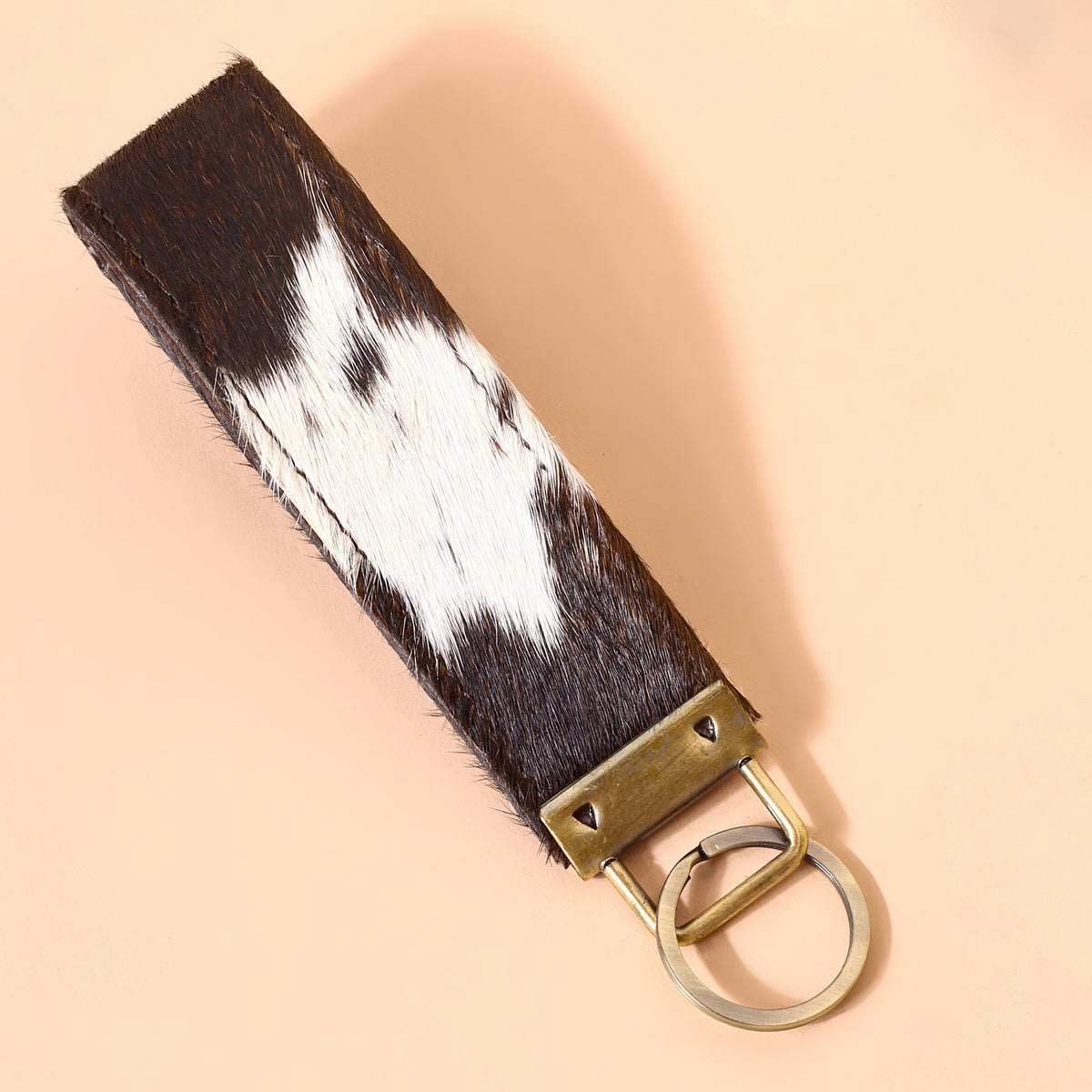 Myra Sacaton Key Fob in black with hair on - Myra USA