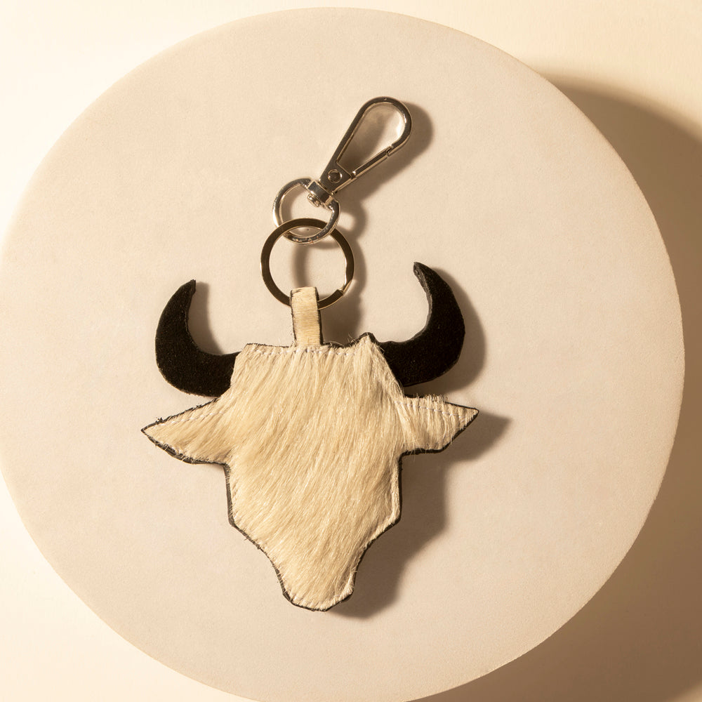 Myra Amarillo Skull Keychain in Prairie Bone Mix - Myra USA