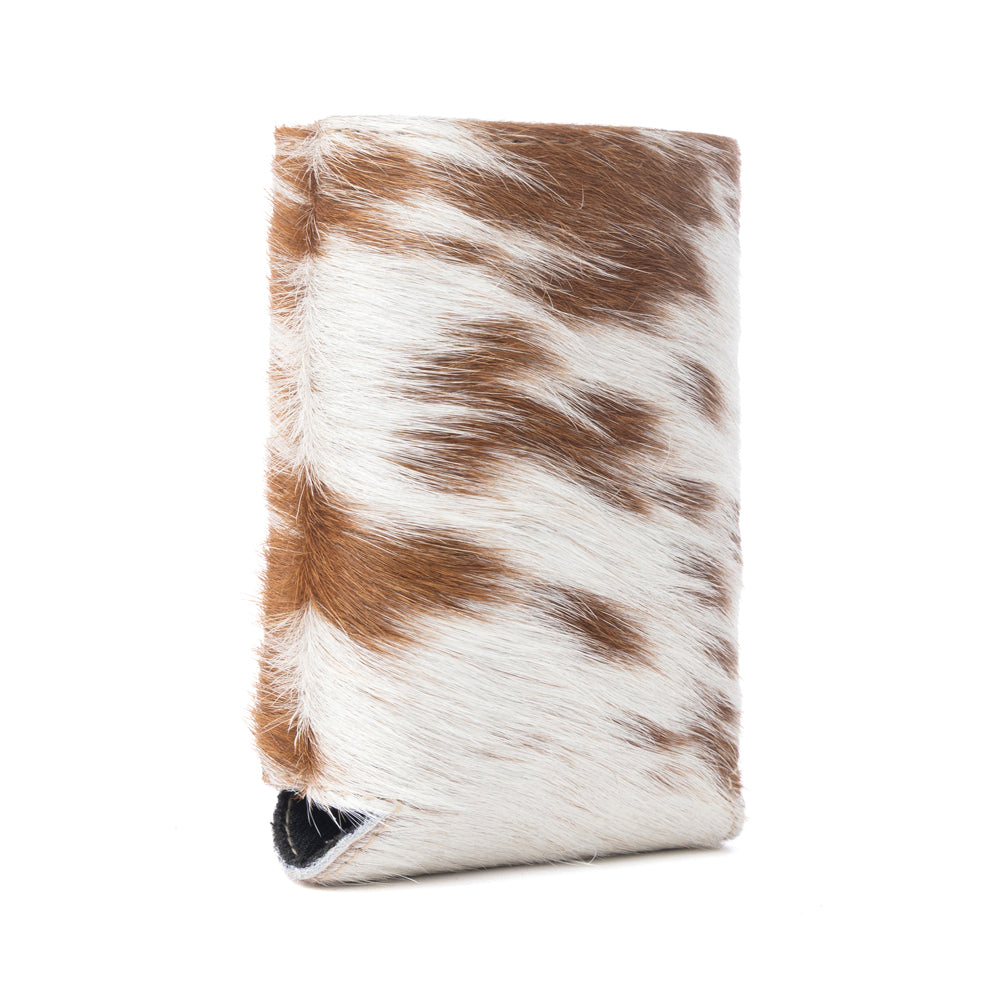 Myra Birch Valley Hairon Leather Beer Can Holder in Toffee Cream - Myra USA