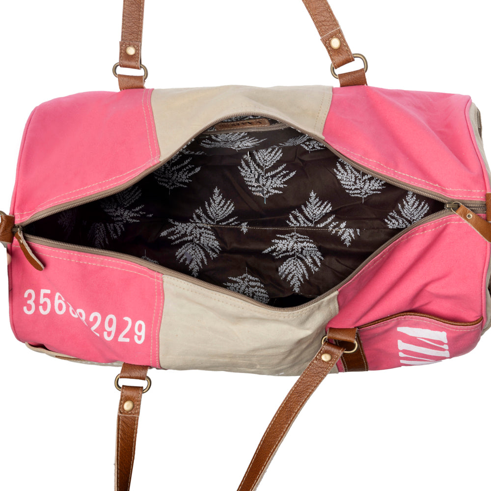Wandermark Vintage Traveller Bag for Men in pink with leather detail - Myra USA