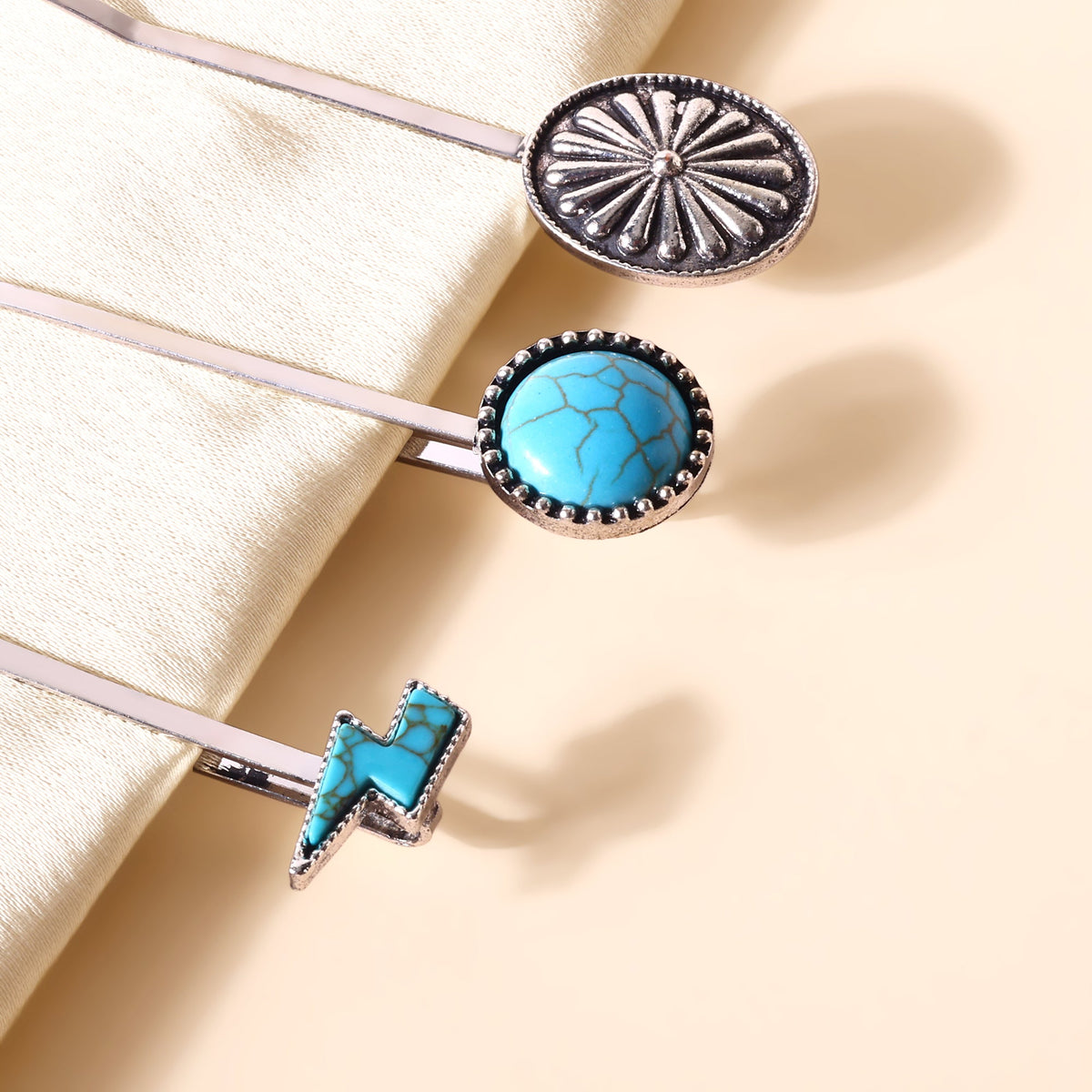 Myra Buckle Charm Hair Pin Set in Sky Blue - Myra USA