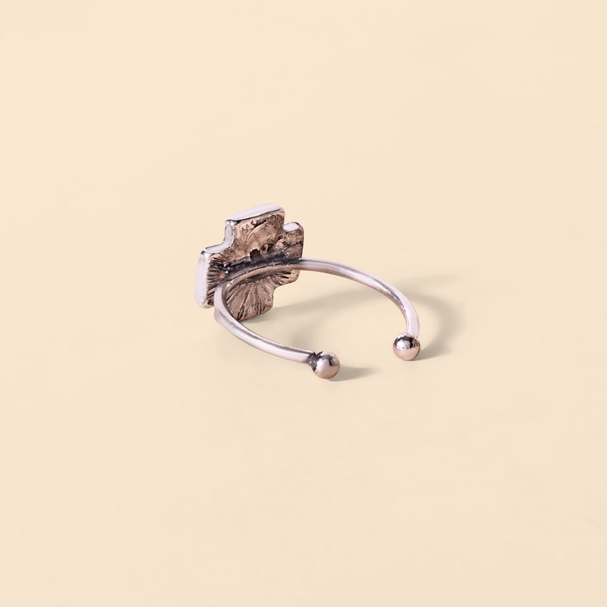 Myra Bronc Blossom Ring in Sky Pewter - Myra USA