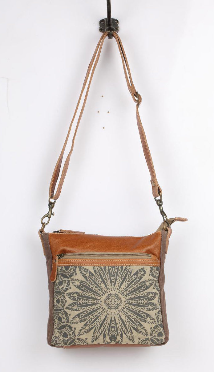 Dizzy Circle Small & Crossbody Bag - MyraUSA